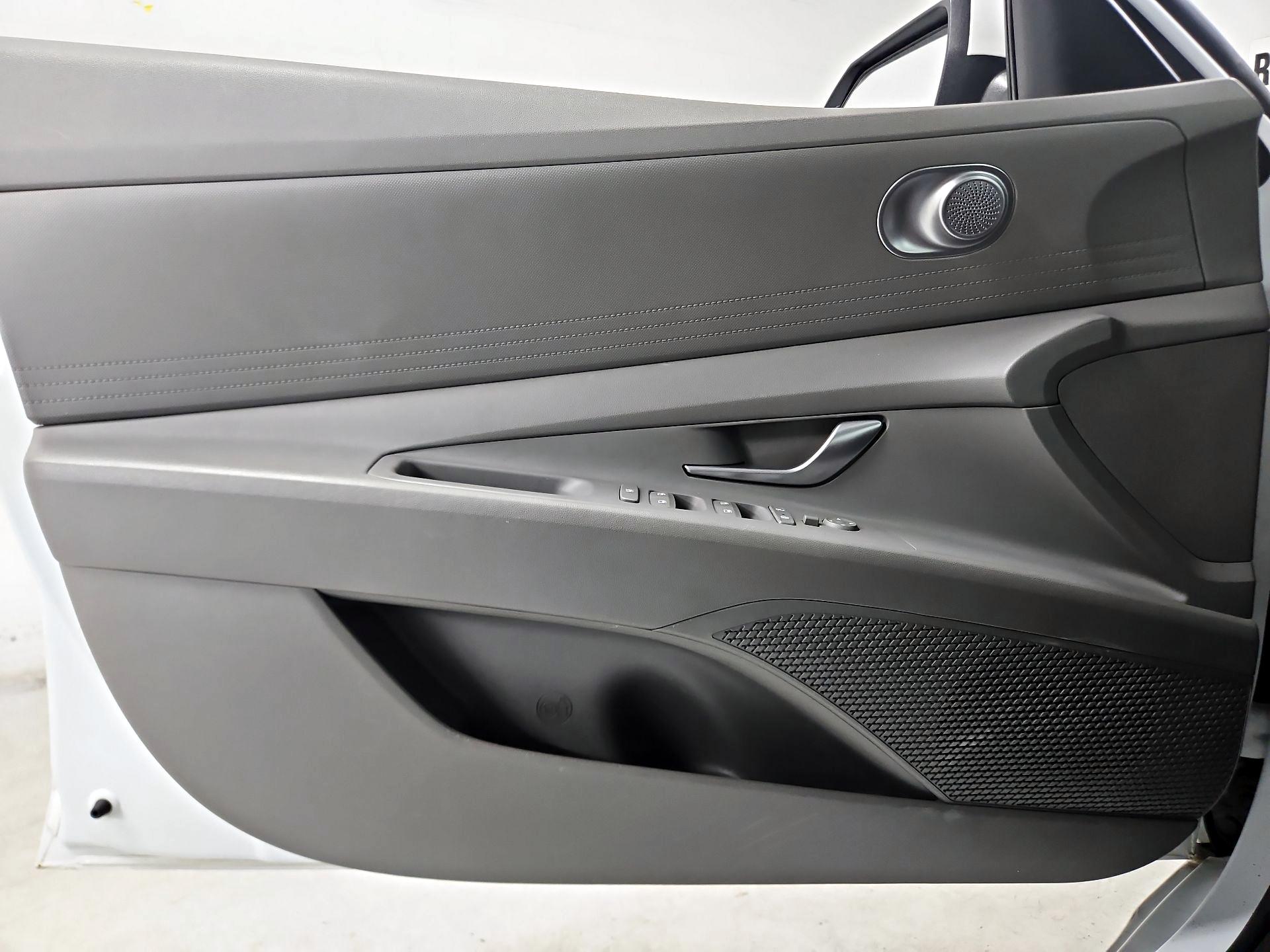 Thumbnail: 2021 Hyundai Elantra - 12