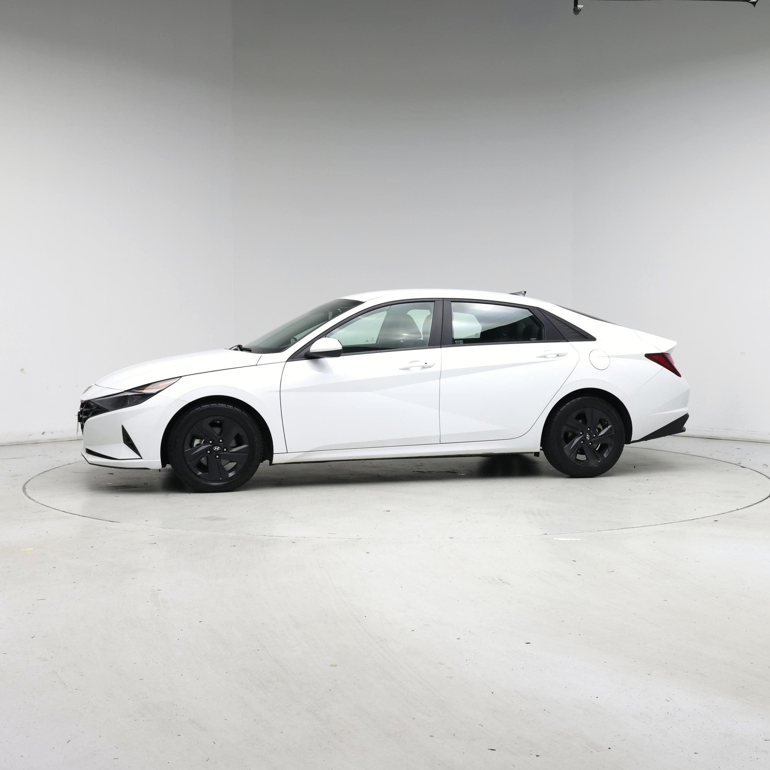 Thumbnail: 2021 Hyundai Elantra - 3