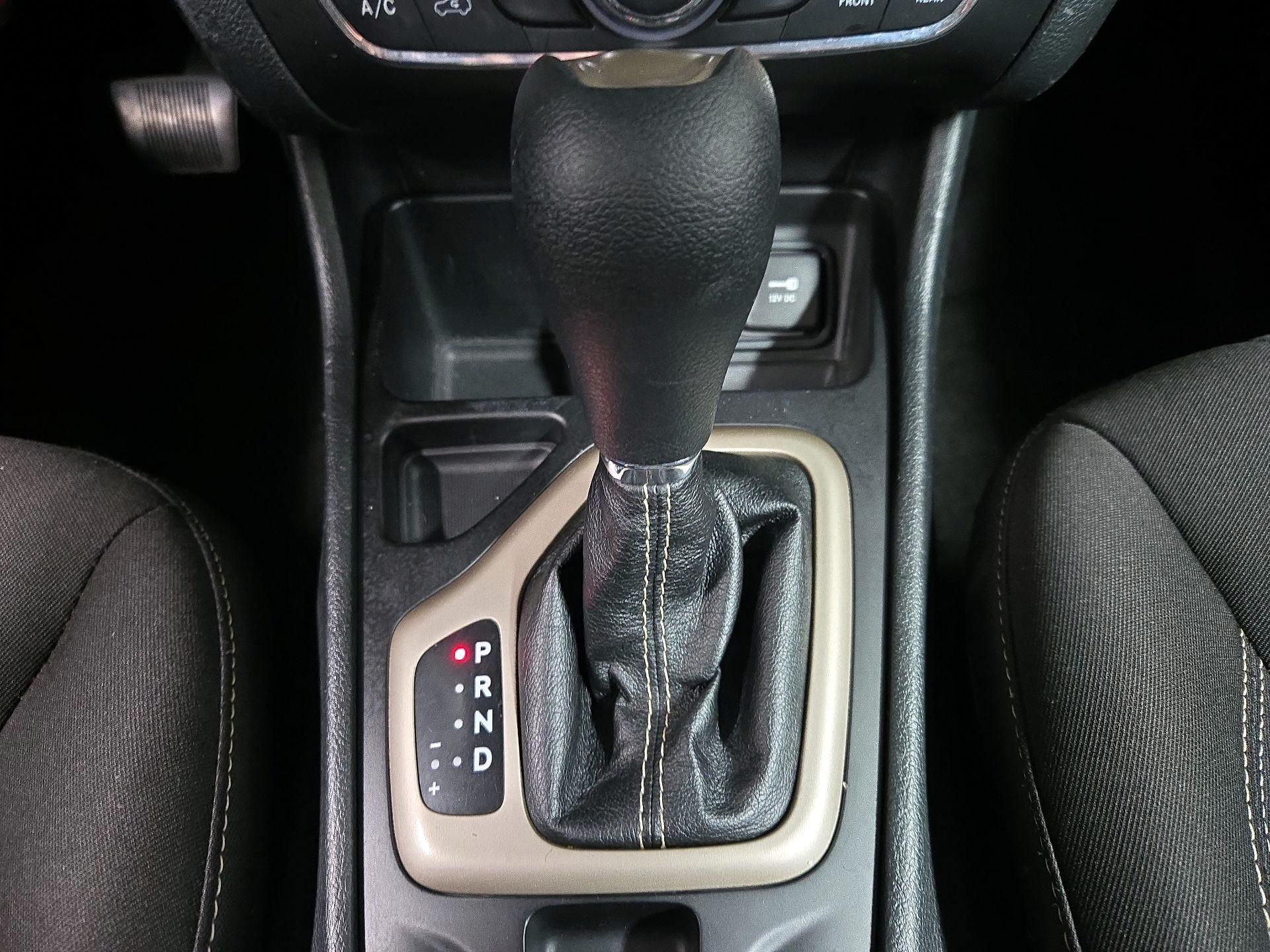 Thumbnail: 2015 Jeep Cherokee - 17