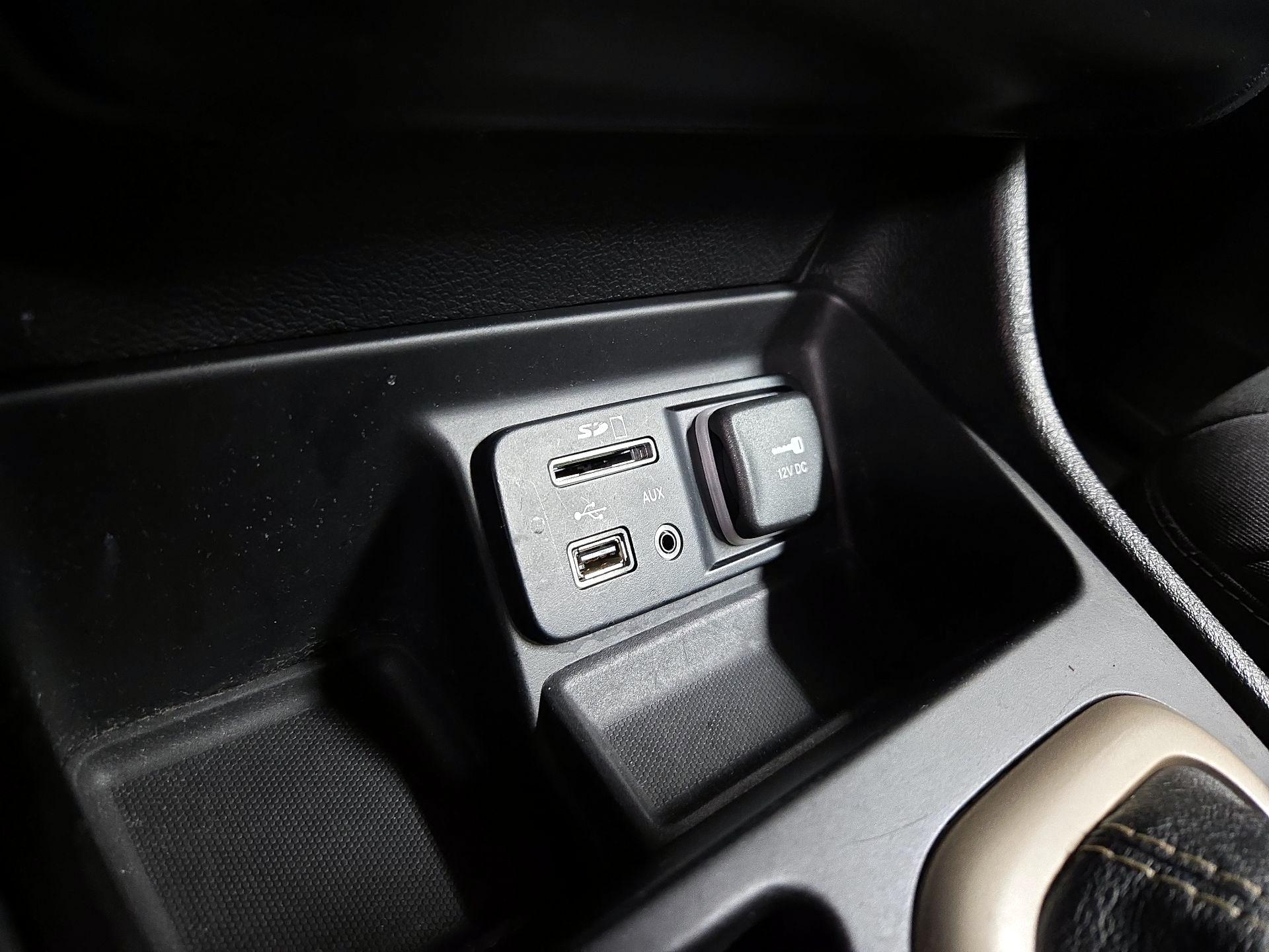 Thumbnail: 2015 Jeep Cherokee - 18