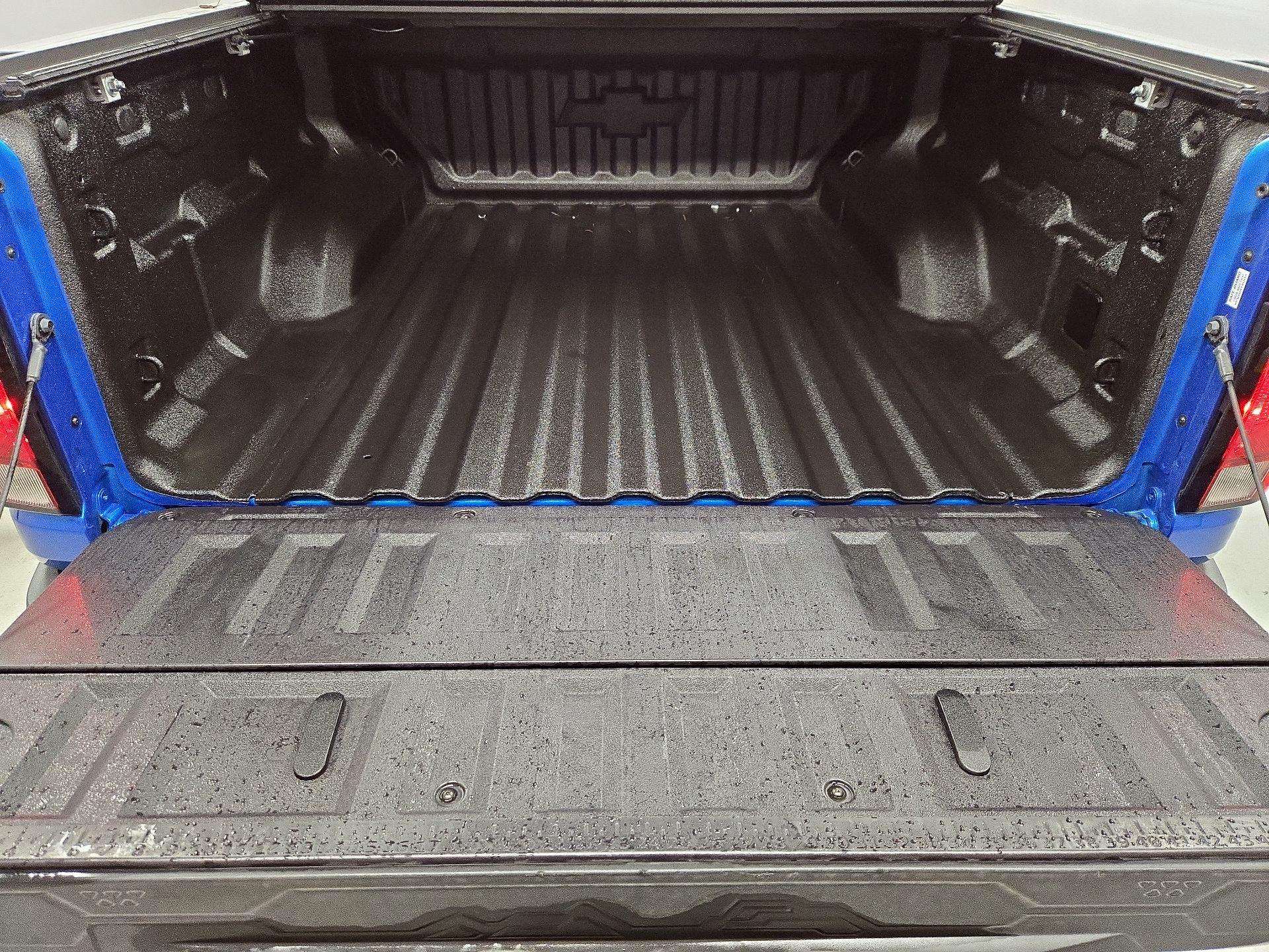 Thumbnail: 2023 Chevrolet Colorado - 20