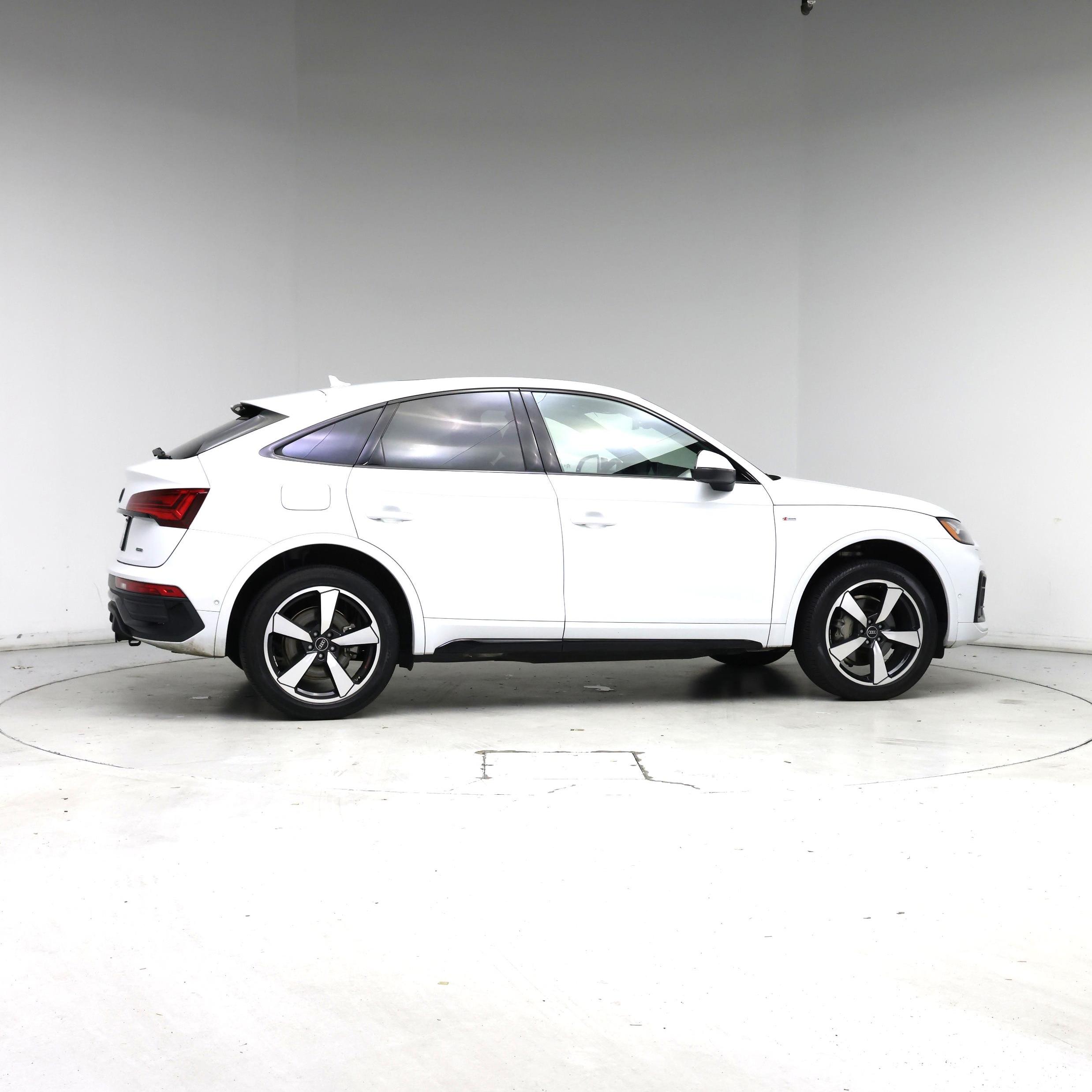 Thumbnail: 2023 Audi Q5 - 7