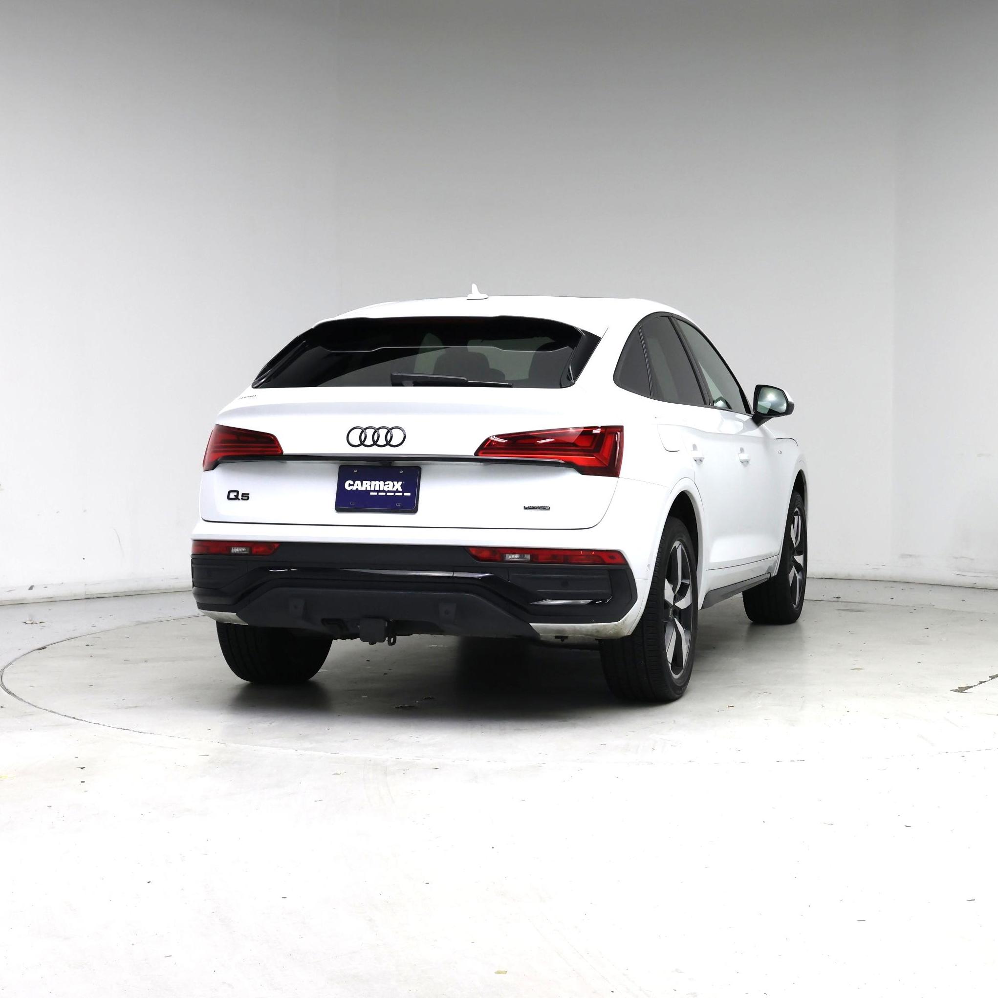 Thumbnail: 2023 Audi Q5 - 8