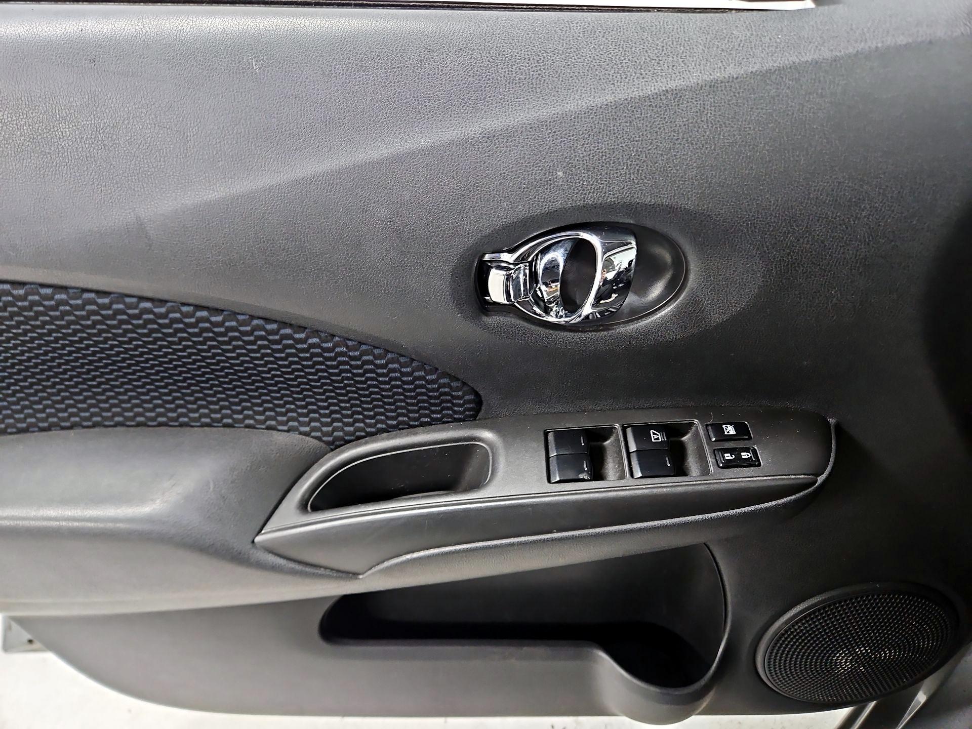 Thumbnail: 2014 Nissan Versa Note - 12