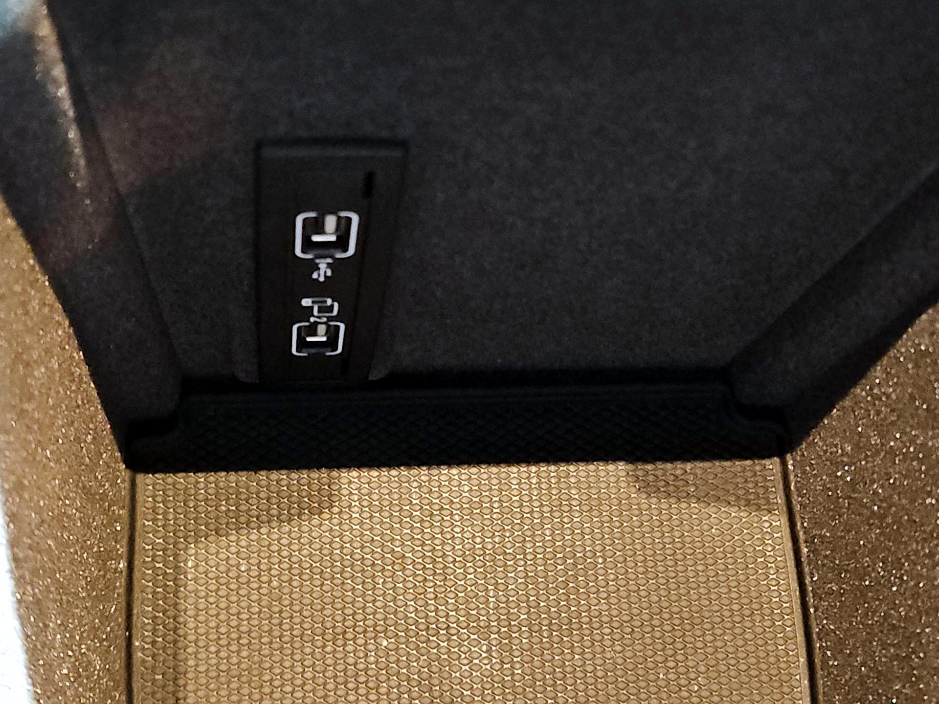 Thumbnail: 2017 Mercedes-Benz GLS - 19