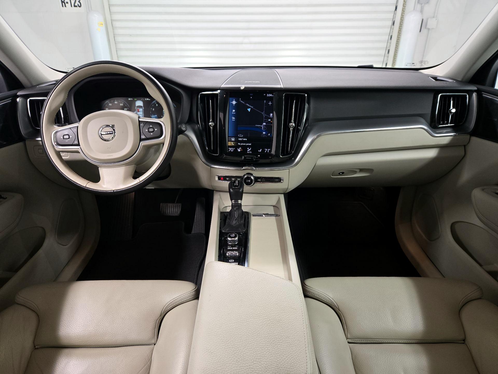 Thumbnail: 2019 Volvo XC60 - 9