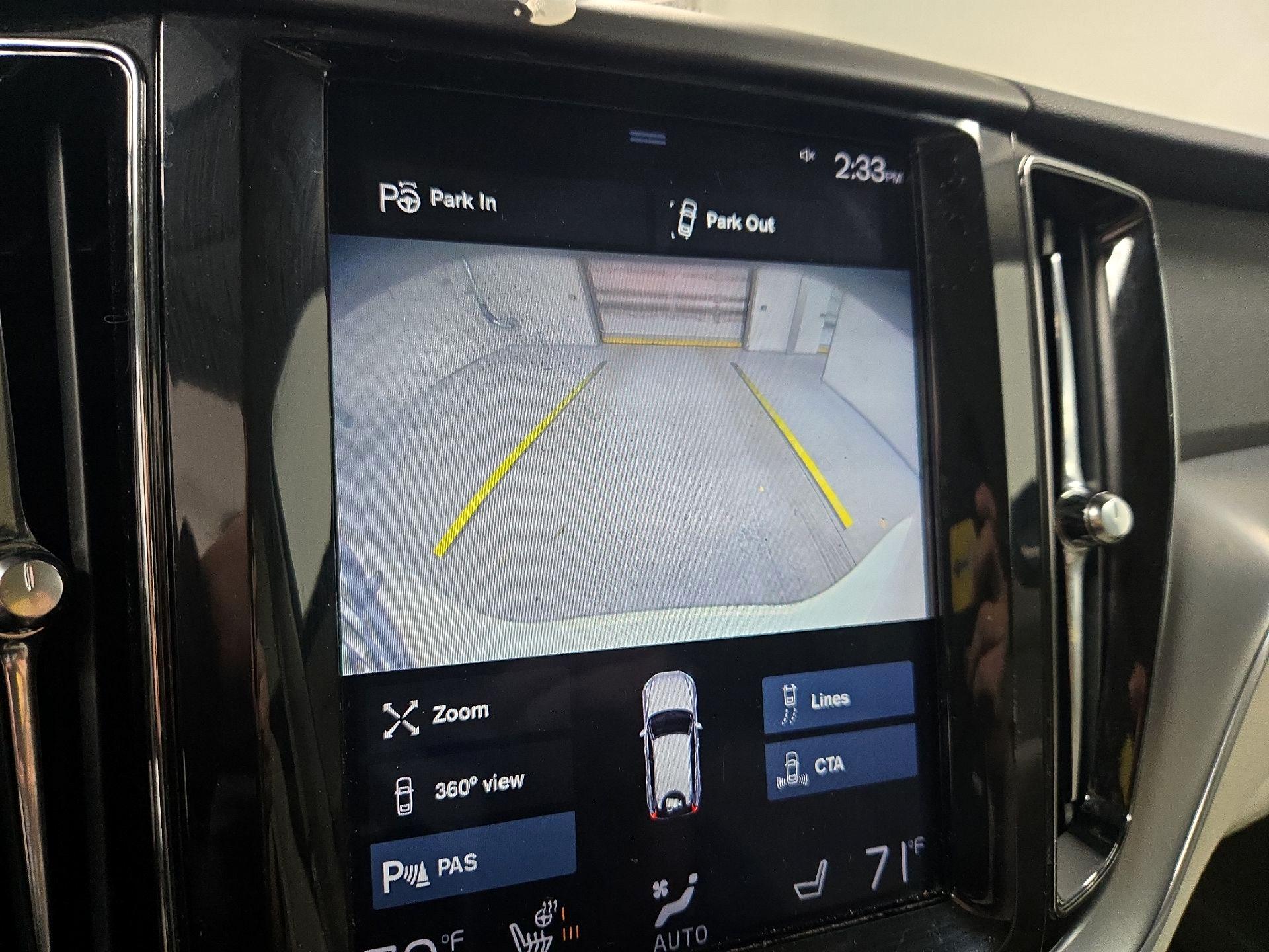 Thumbnail: 2019 Volvo XC60 - 15