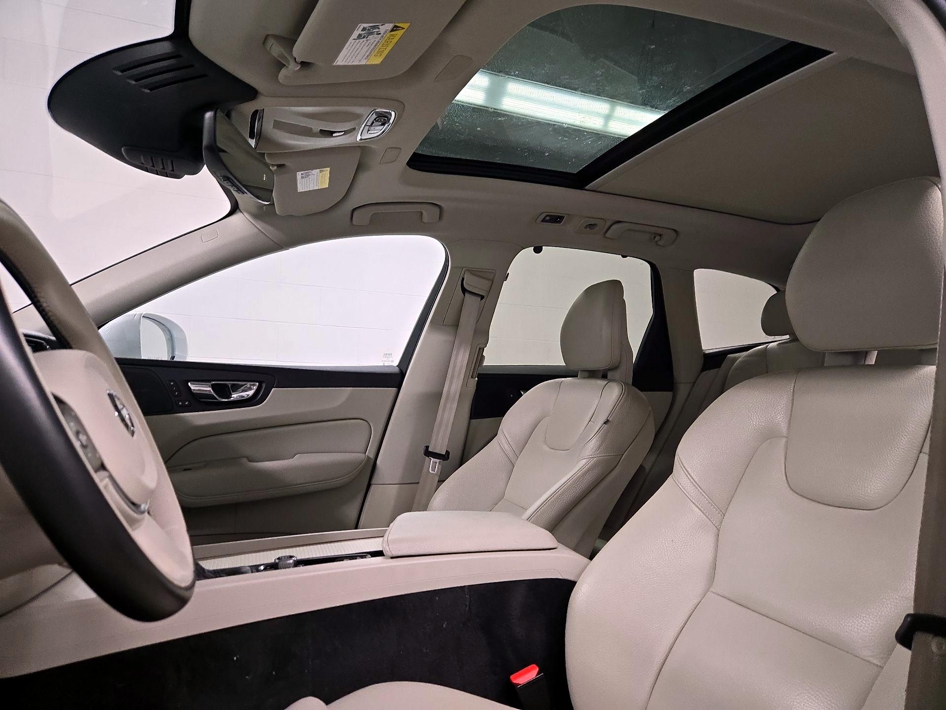 Thumbnail: 2019 Volvo XC60 - 20