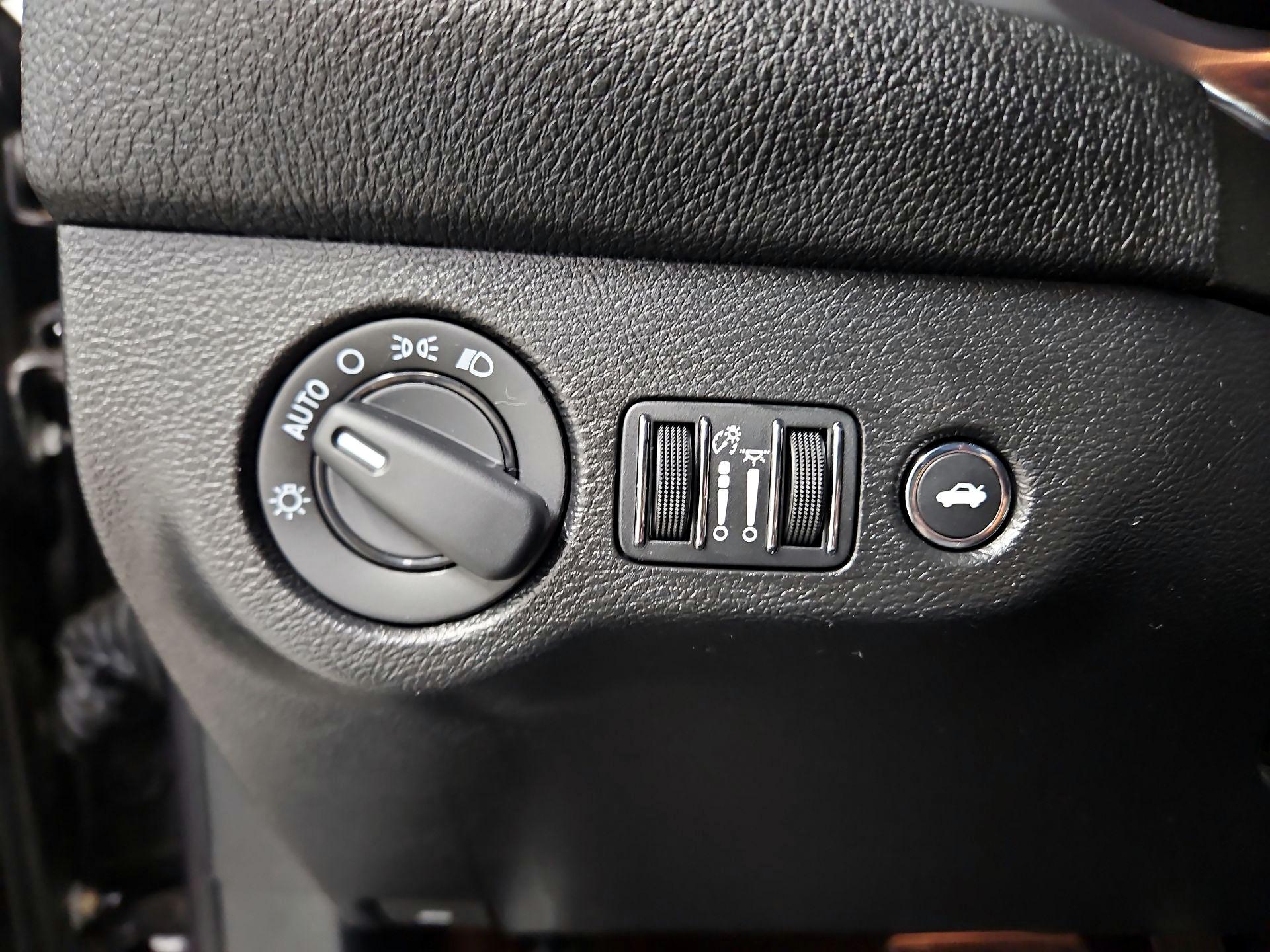 Thumbnail: 2019 Dodge Challenger - 13