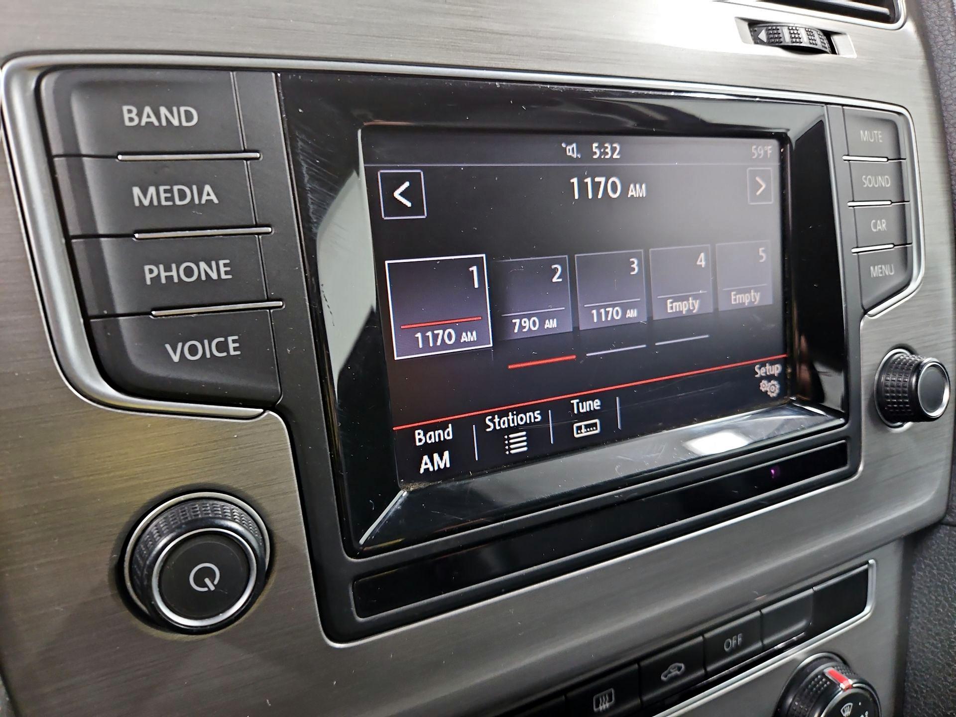 Thumbnail: 2015 Volkswagen Golf - 14