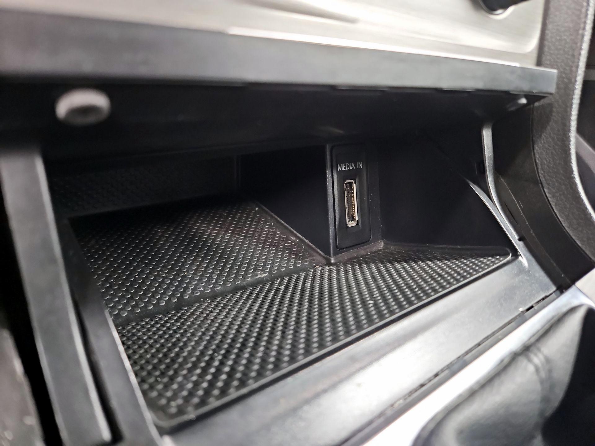 Thumbnail: 2015 Volkswagen Golf - 17