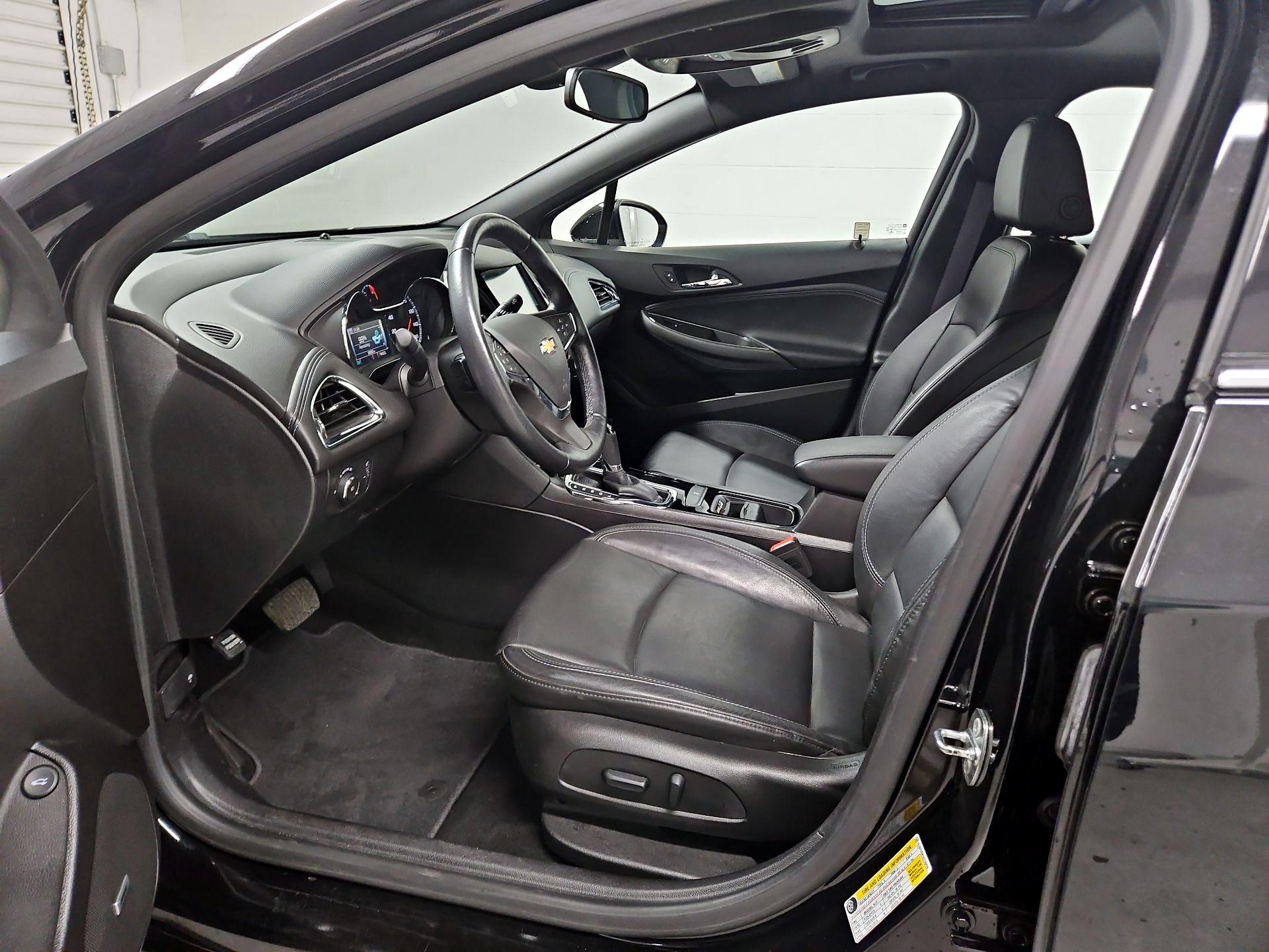 Thumbnail: 2017 Chevrolet Cruze - 11