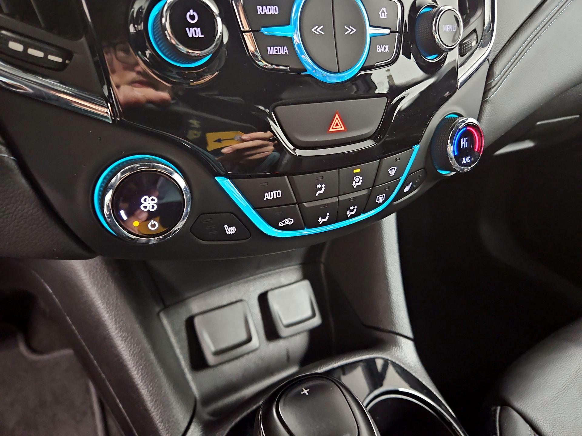 Thumbnail: 2017 Chevrolet Cruze - 17