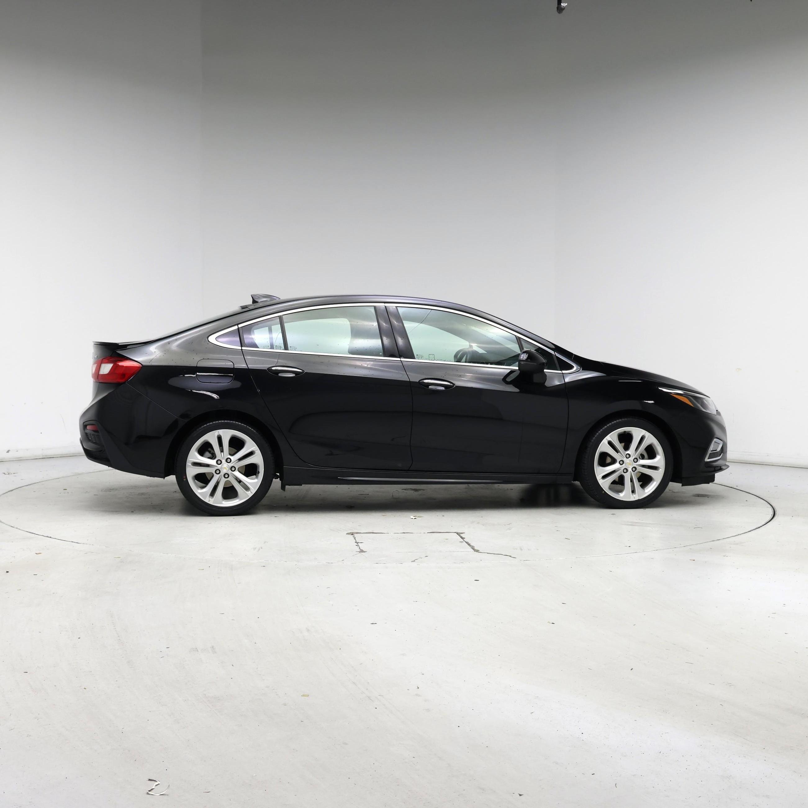 Thumbnail: 2017 Chevrolet Cruze - 7