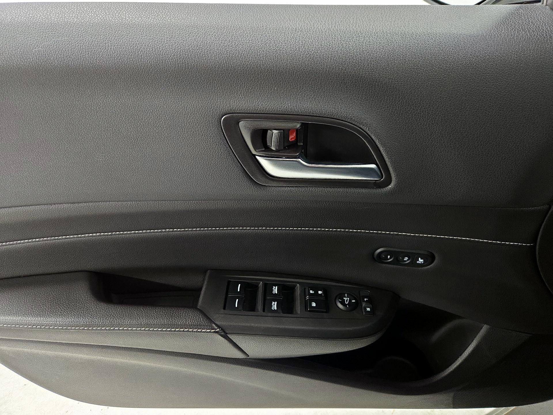 Thumbnail: 2022 Acura ILX - 12