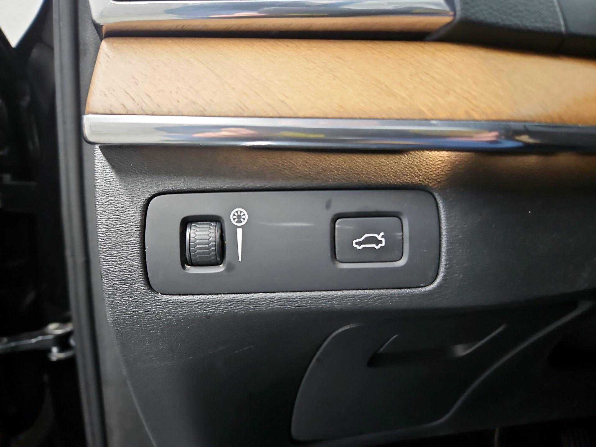 Thumbnail: 2019 Volvo XC90 - 13