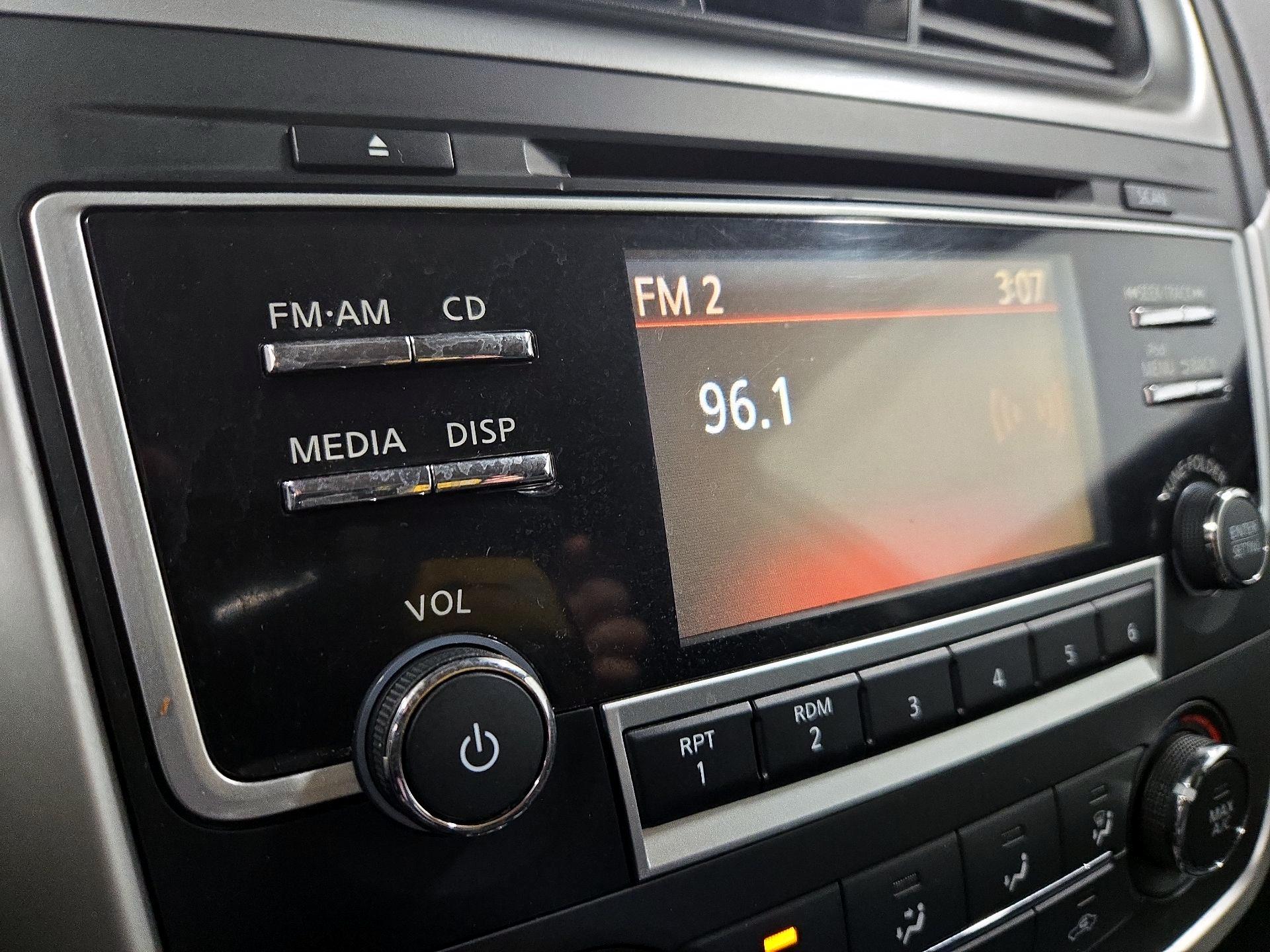 Thumbnail: 2017 Nissan Altima - 15