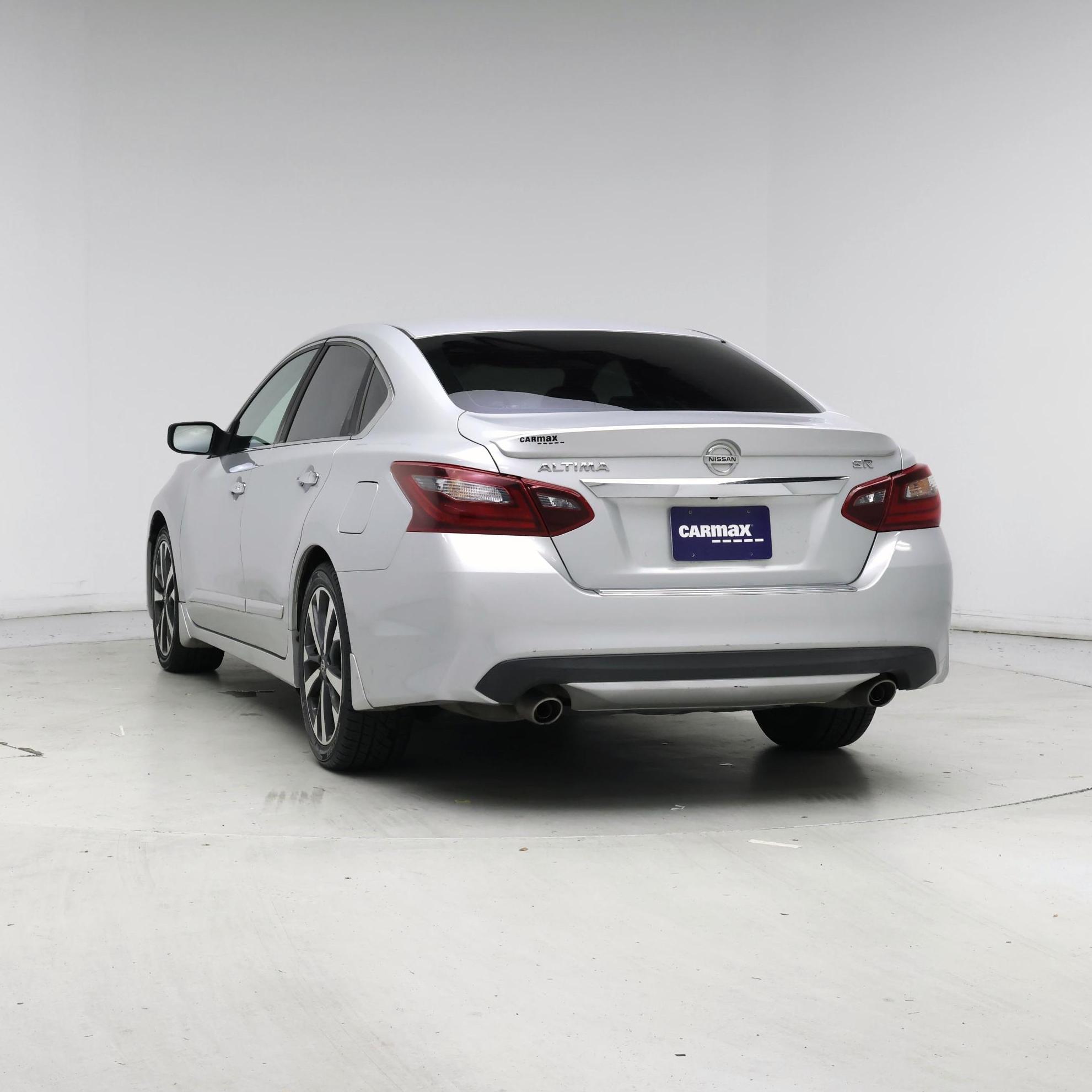 Thumbnail: 2017 Nissan Altima - 6