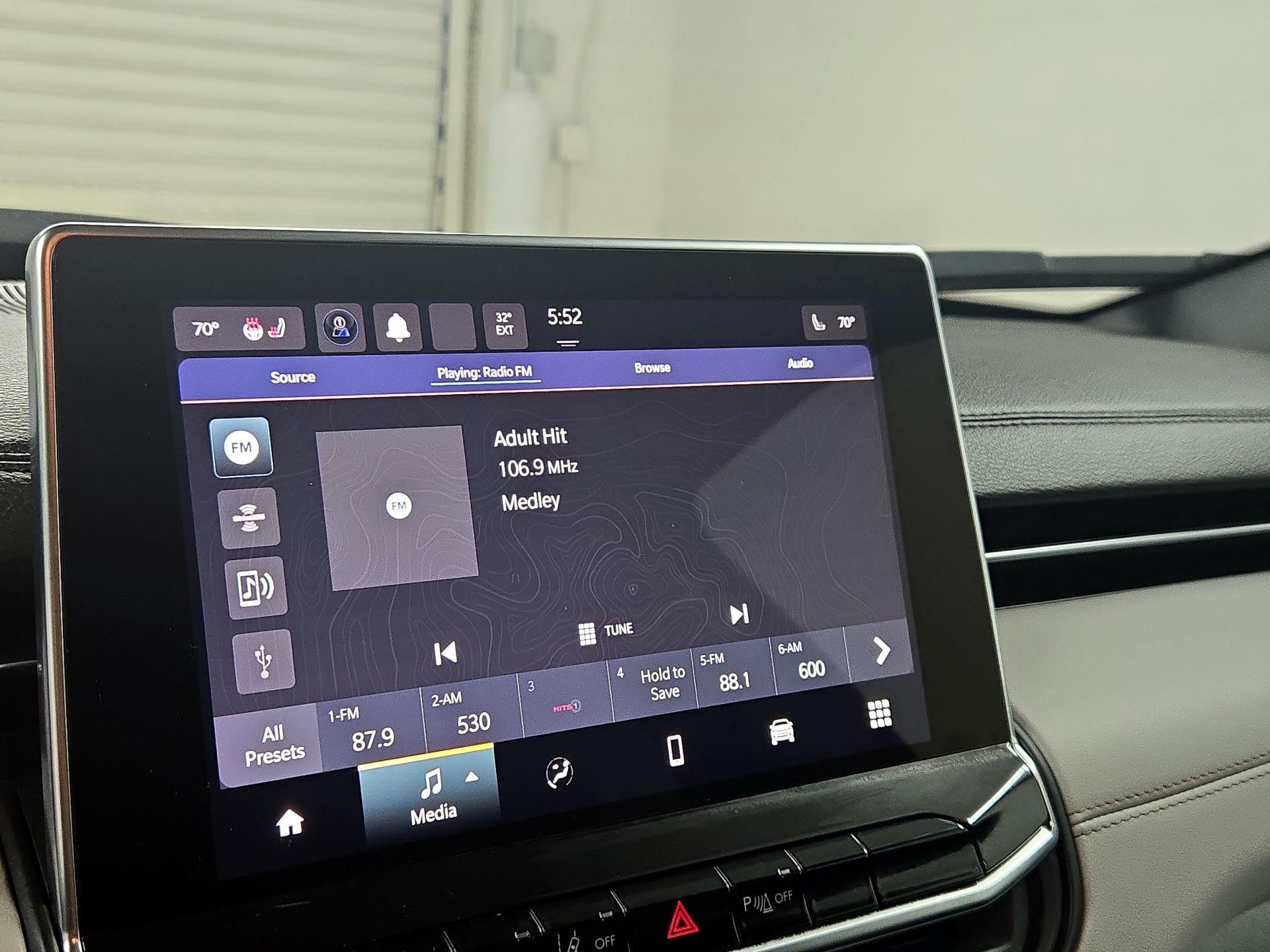 Thumbnail: 2023 Jeep Compass - 15