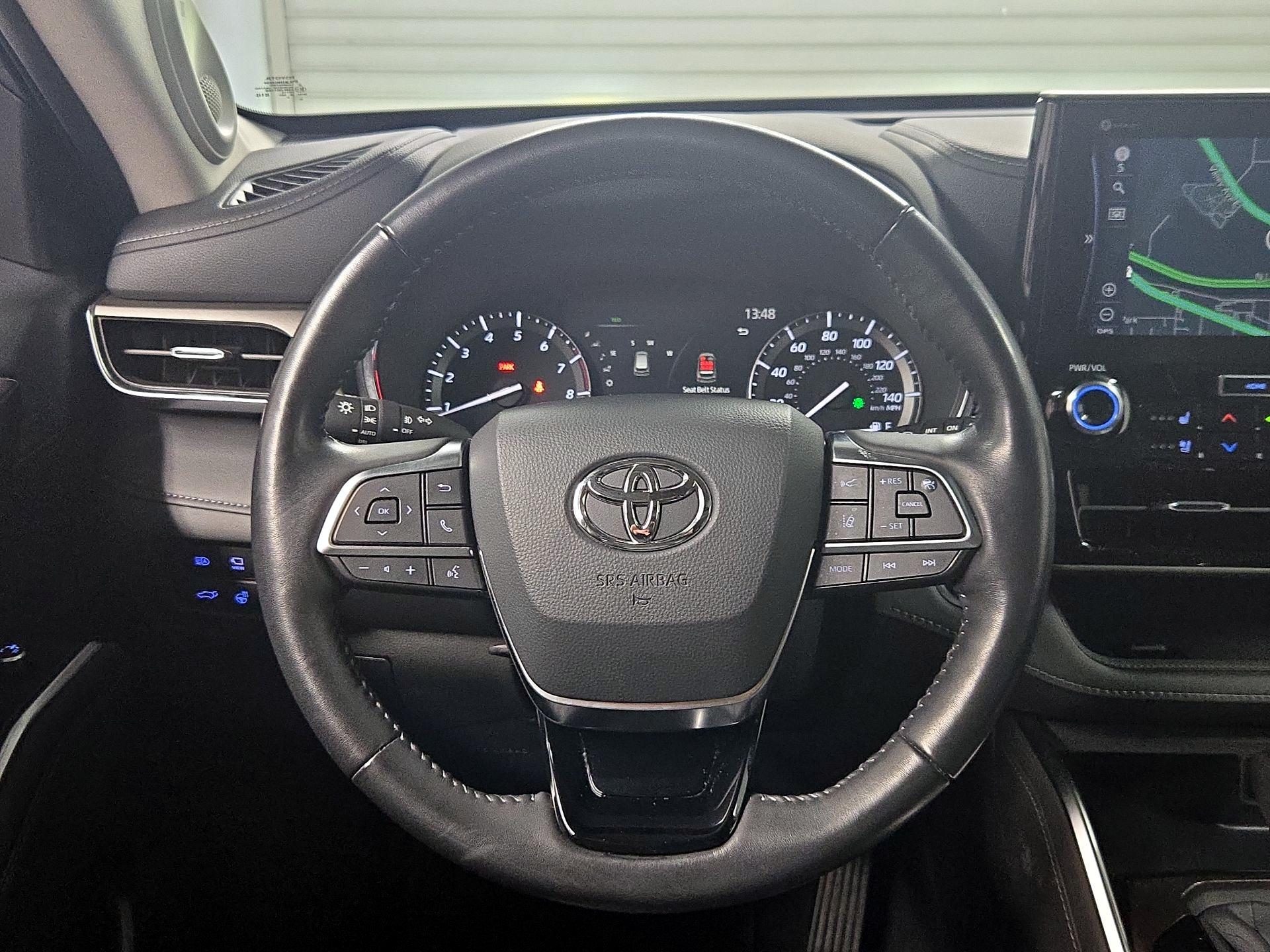 Thumbnail: 2020 Toyota Highlander - 10