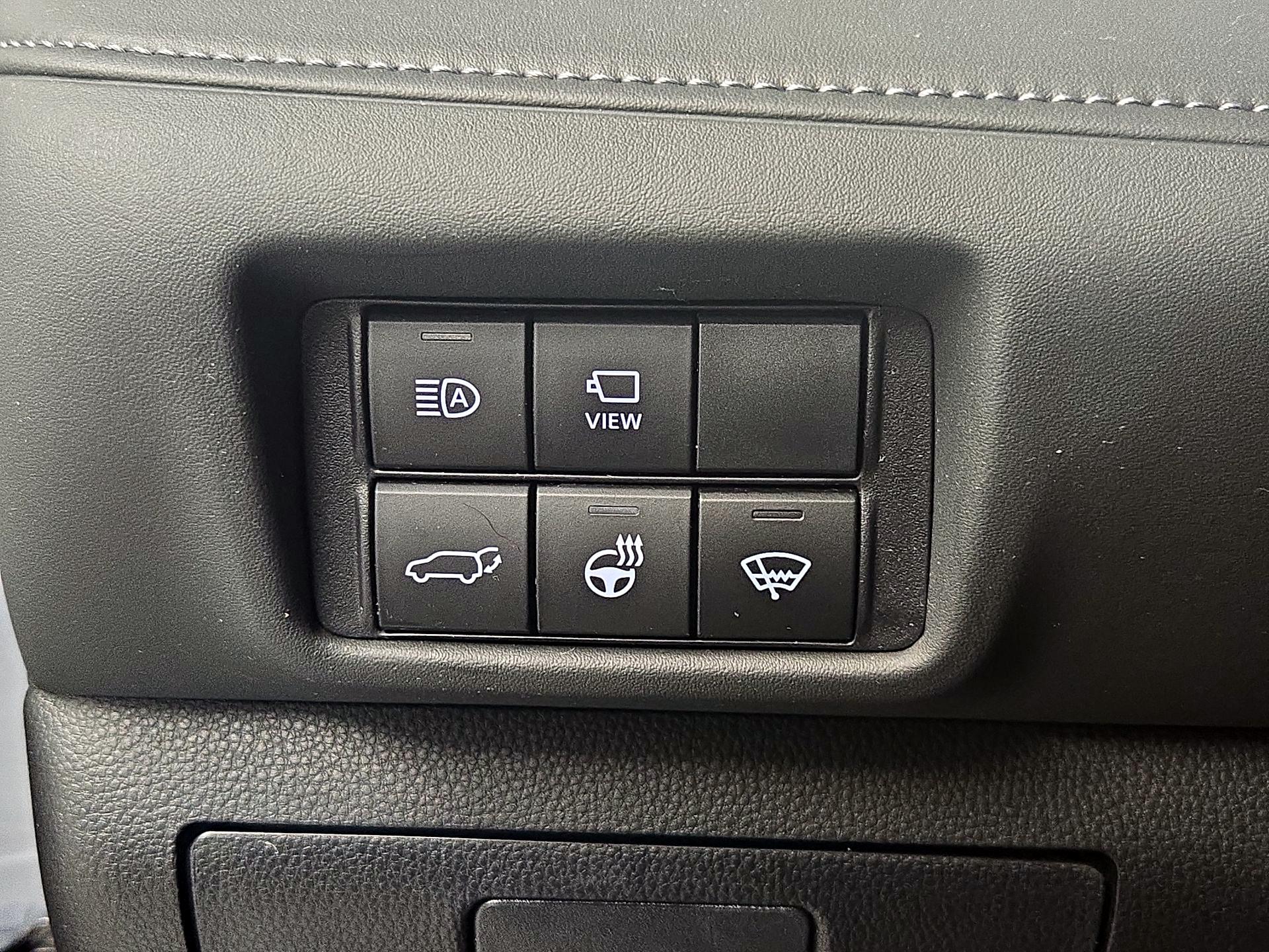 Thumbnail: 2020 Toyota Highlander - 13