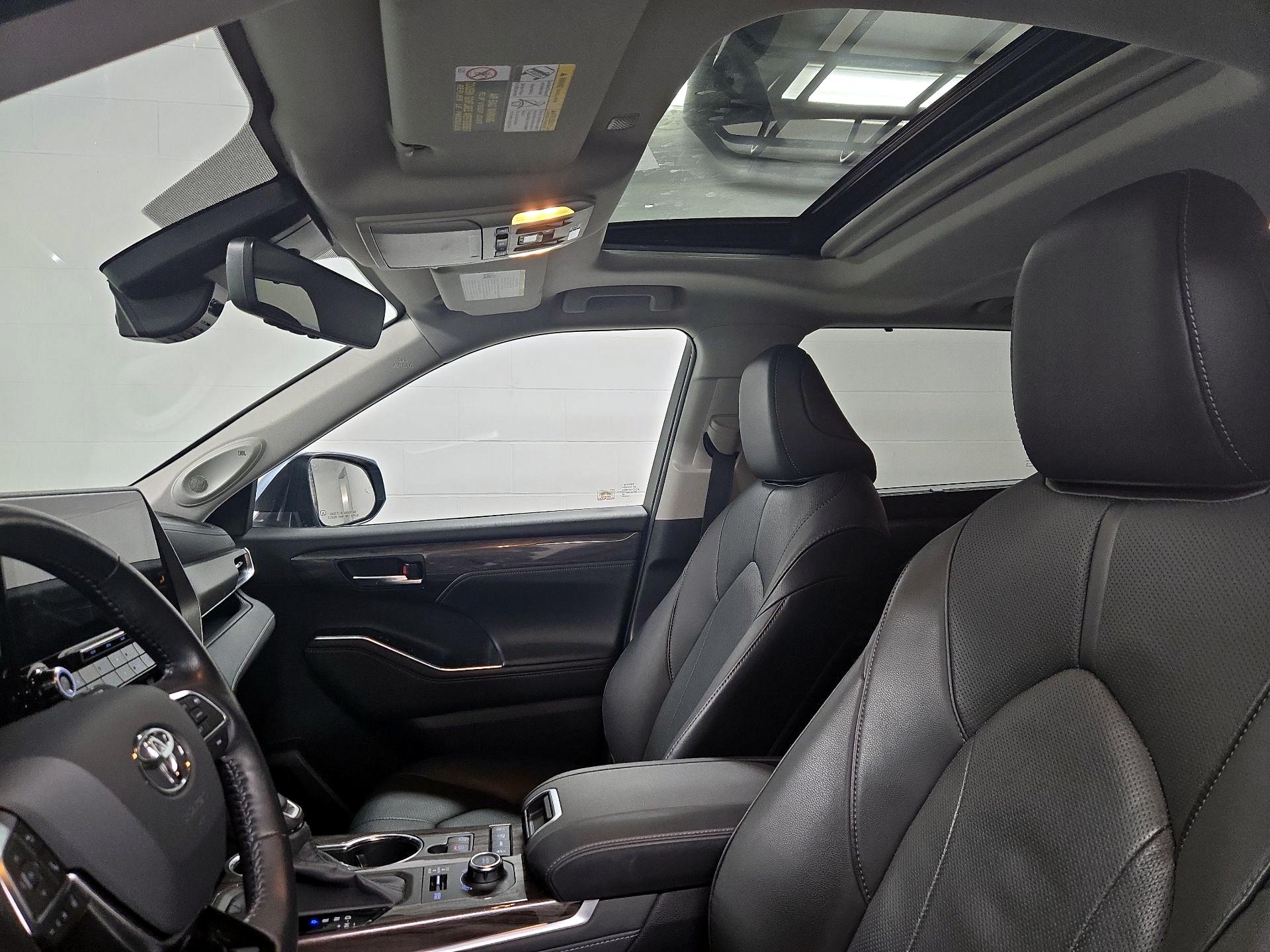 Thumbnail: 2020 Toyota Highlander - 20