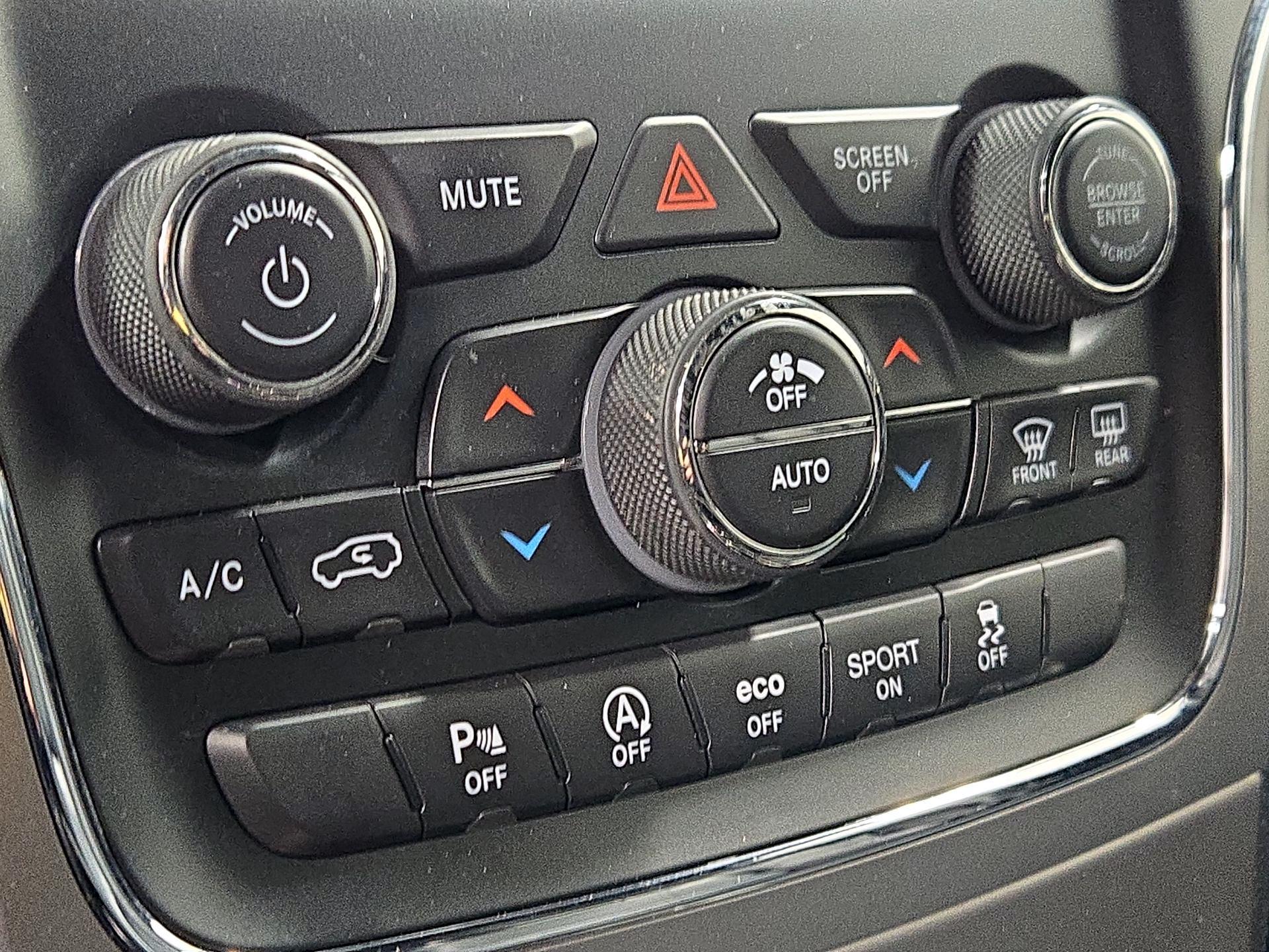 Thumbnail: 2018 Jeep Grand Cherokee - 16