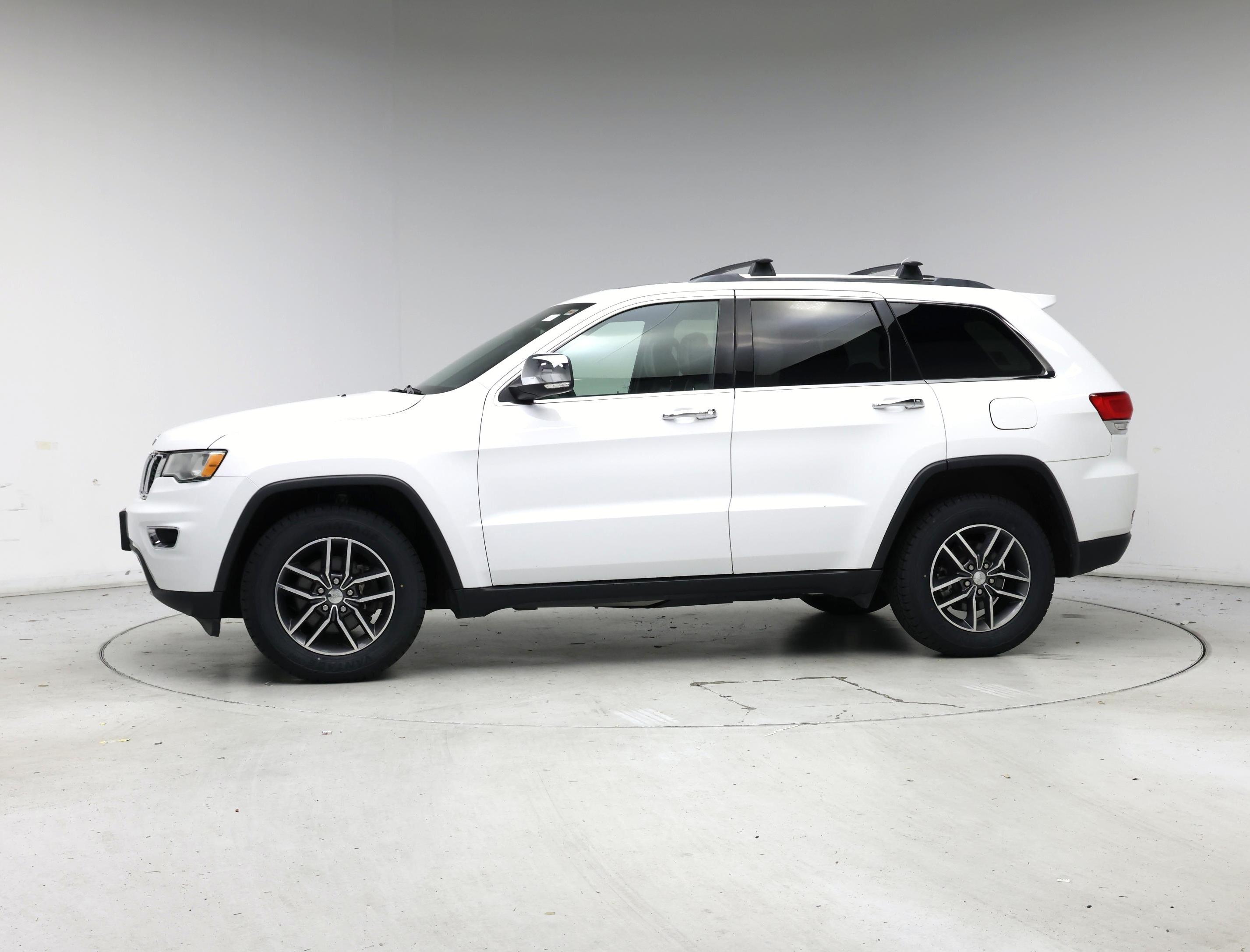Thumbnail: 2018 Jeep Grand Cherokee - 3