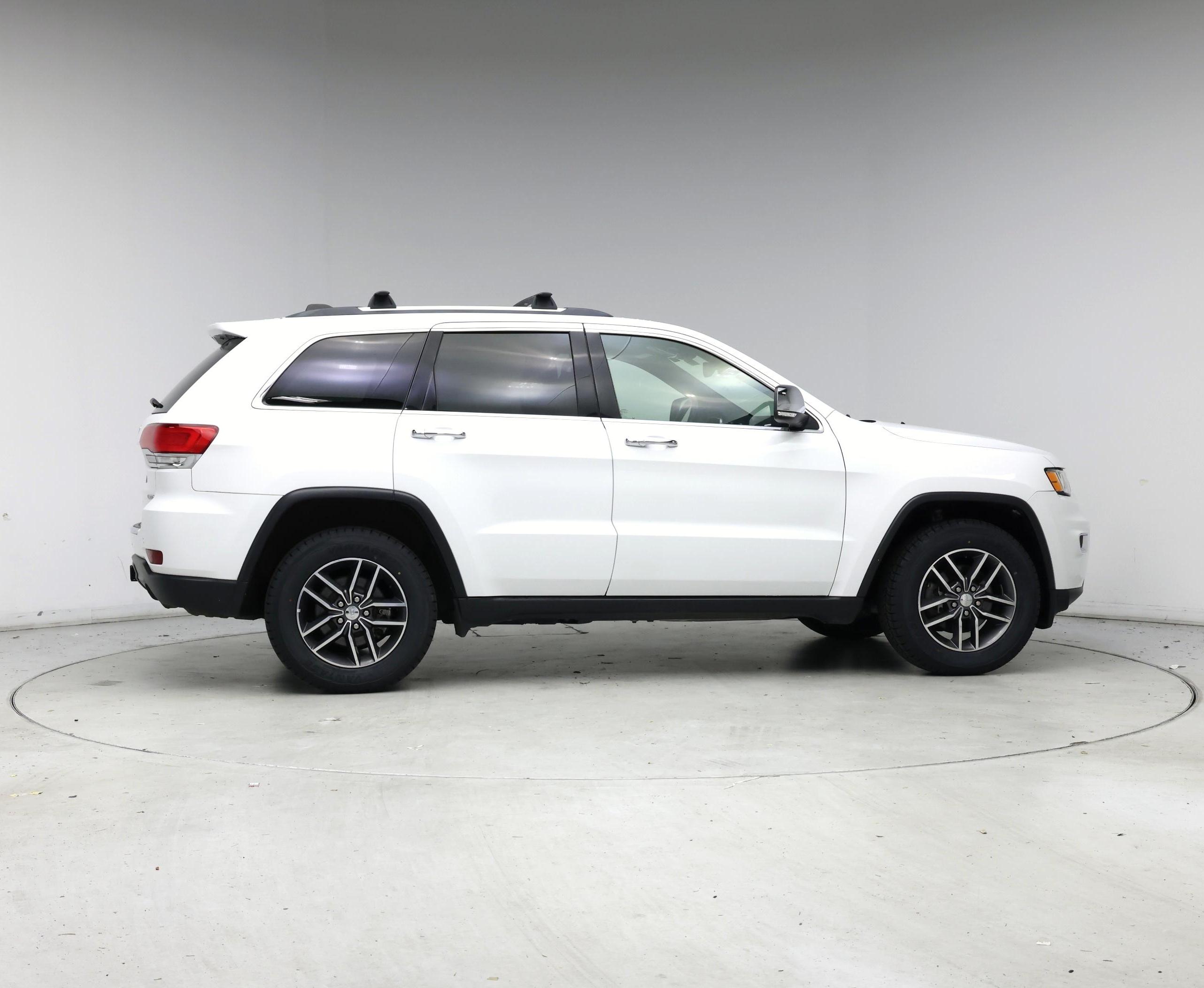 Thumbnail: 2018 Jeep Grand Cherokee - 7