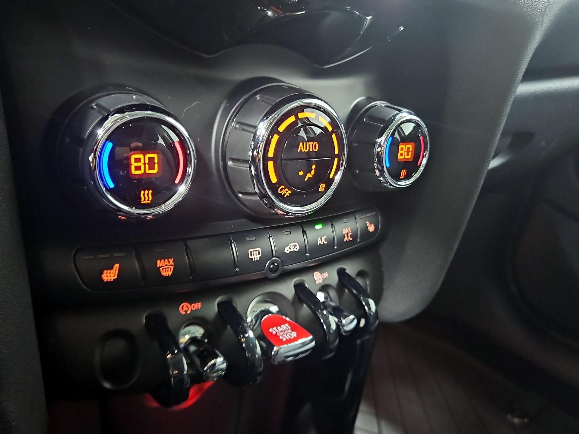 Thumbnail: 2021 MINI Cooper Hardtop - 17