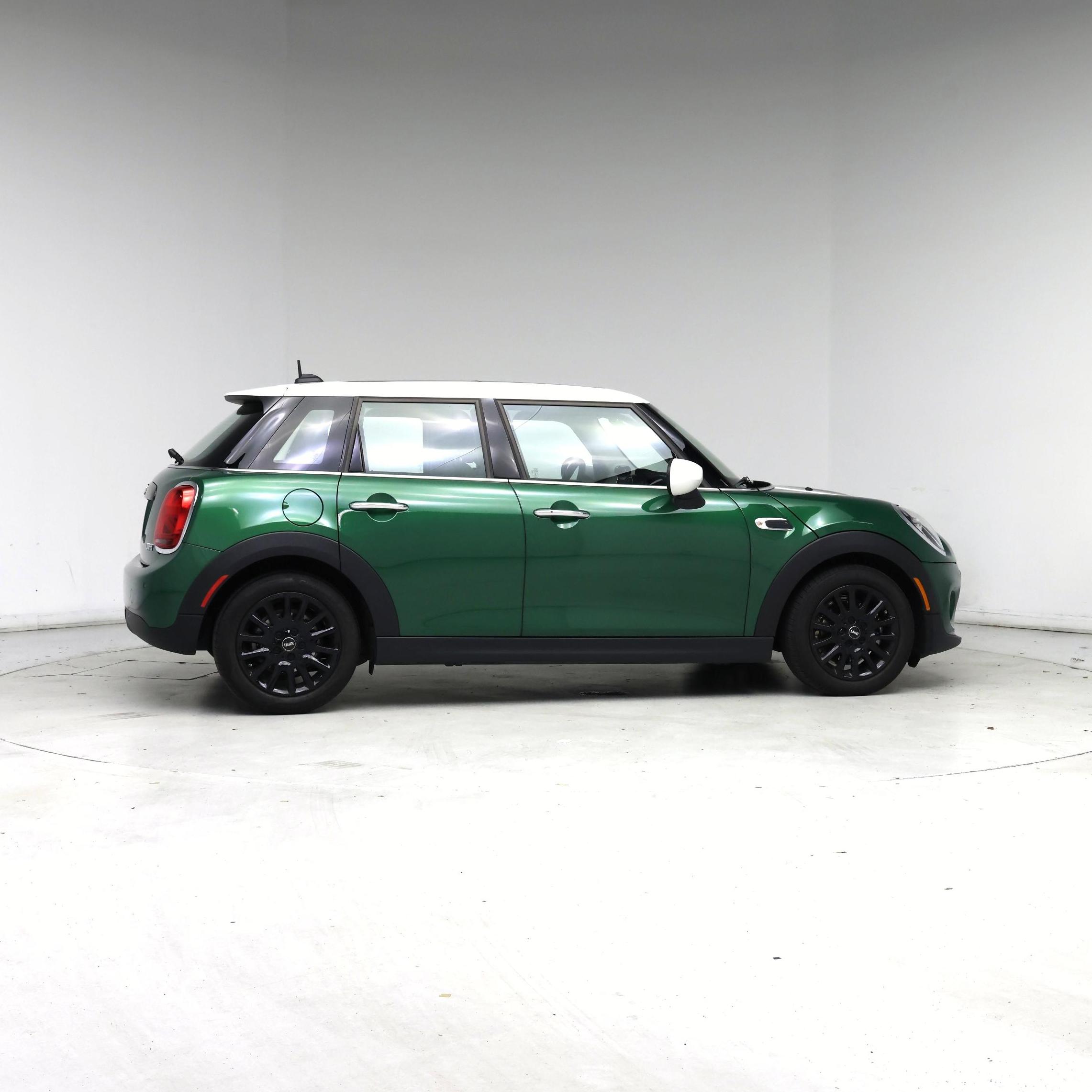 Thumbnail: 2021 MINI Cooper Hardtop - 7