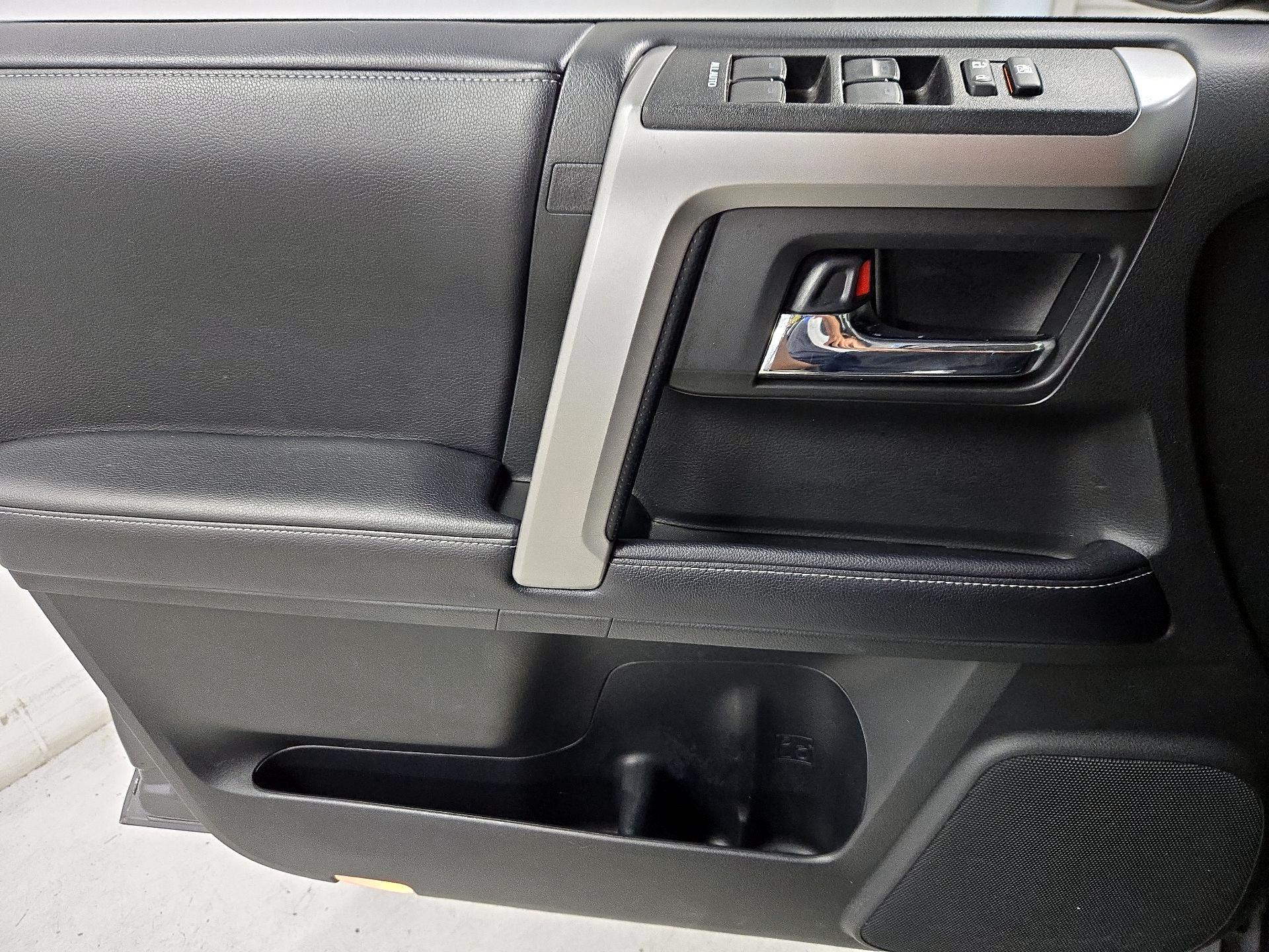 Thumbnail: 2019 Toyota 4Runner - 12