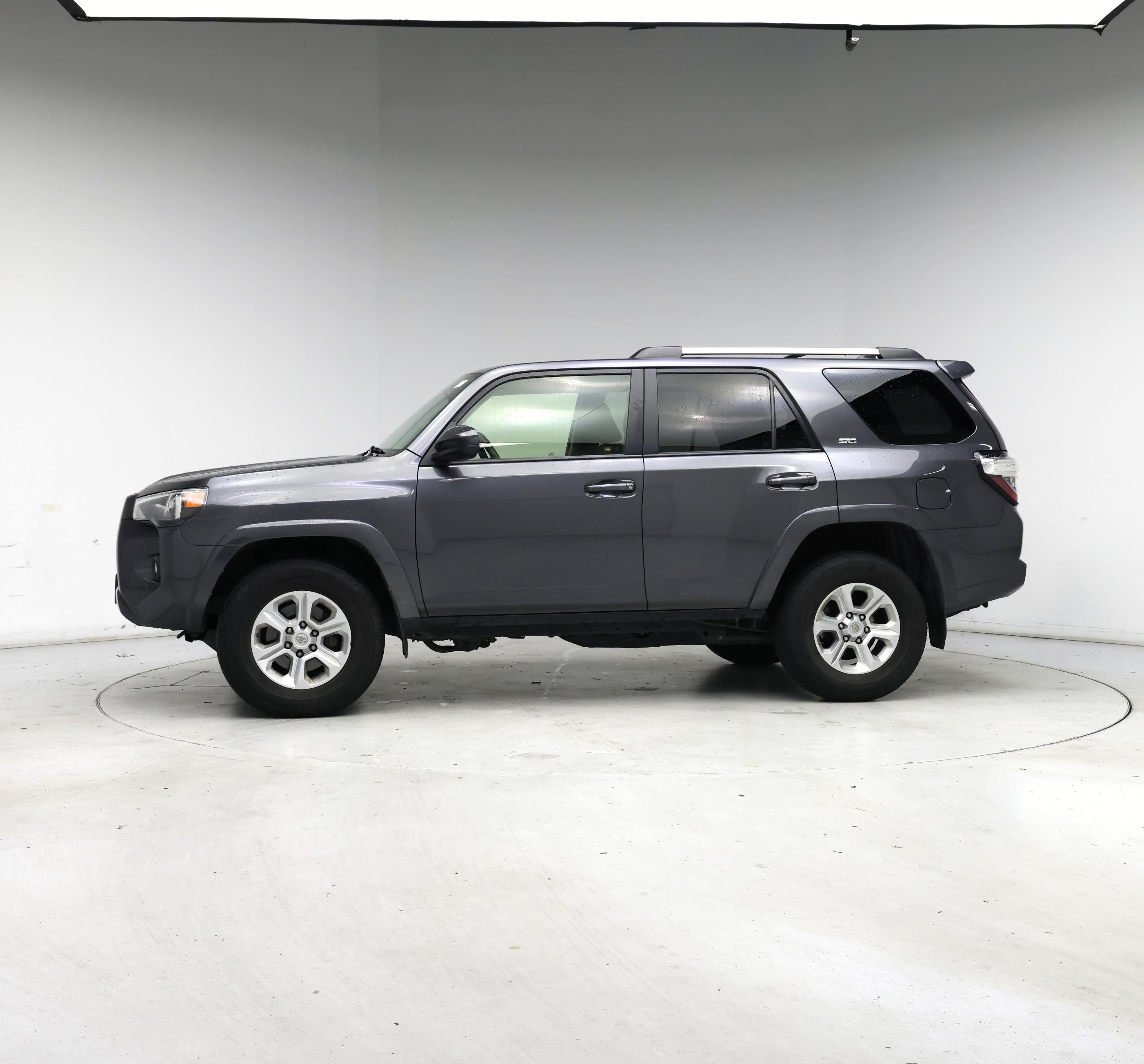 Thumbnail: 2019 Toyota 4Runner - 3