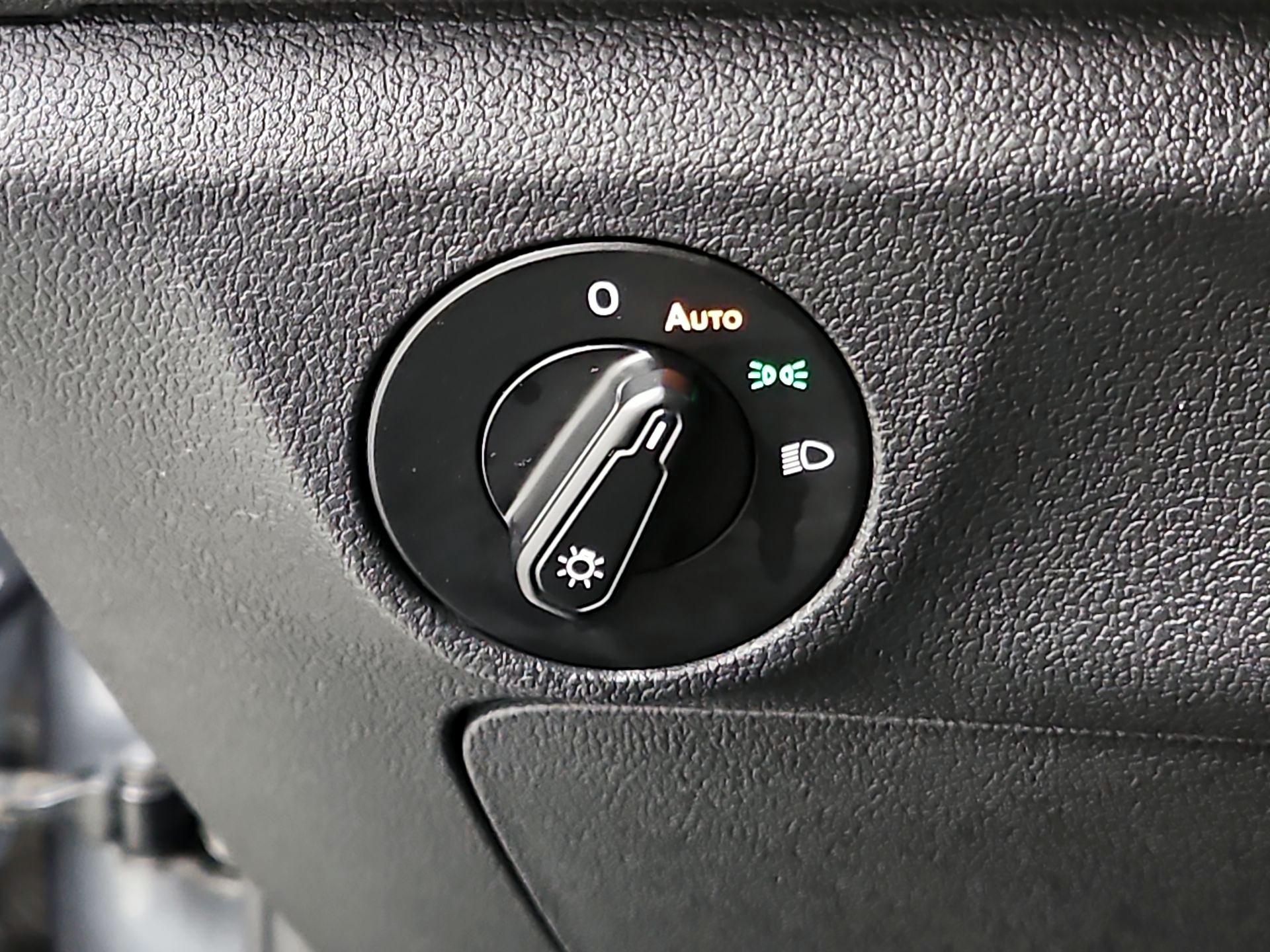 Thumbnail: 2019 Volkswagen Jetta - 13