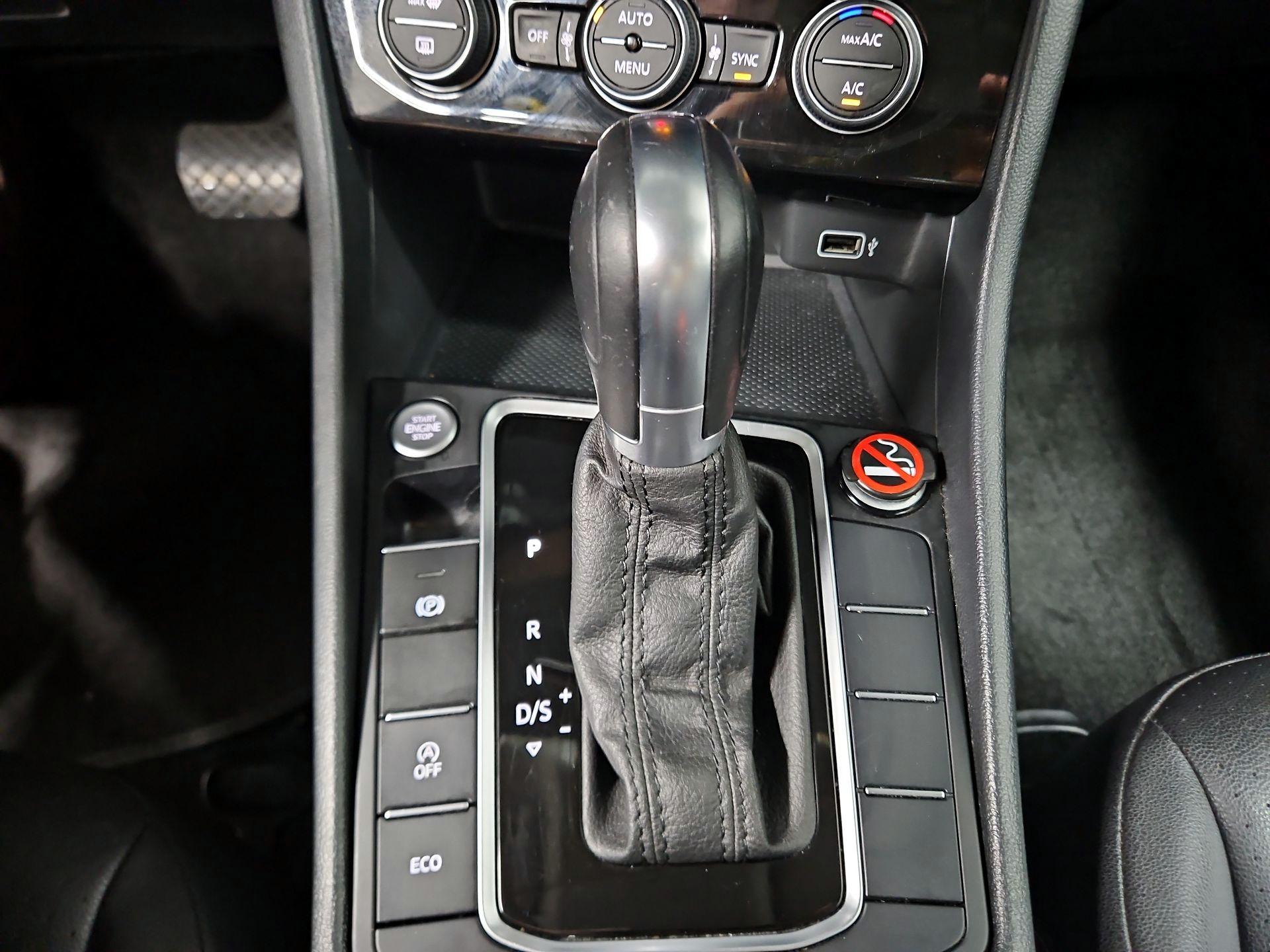 Thumbnail: 2019 Volkswagen Jetta - 17