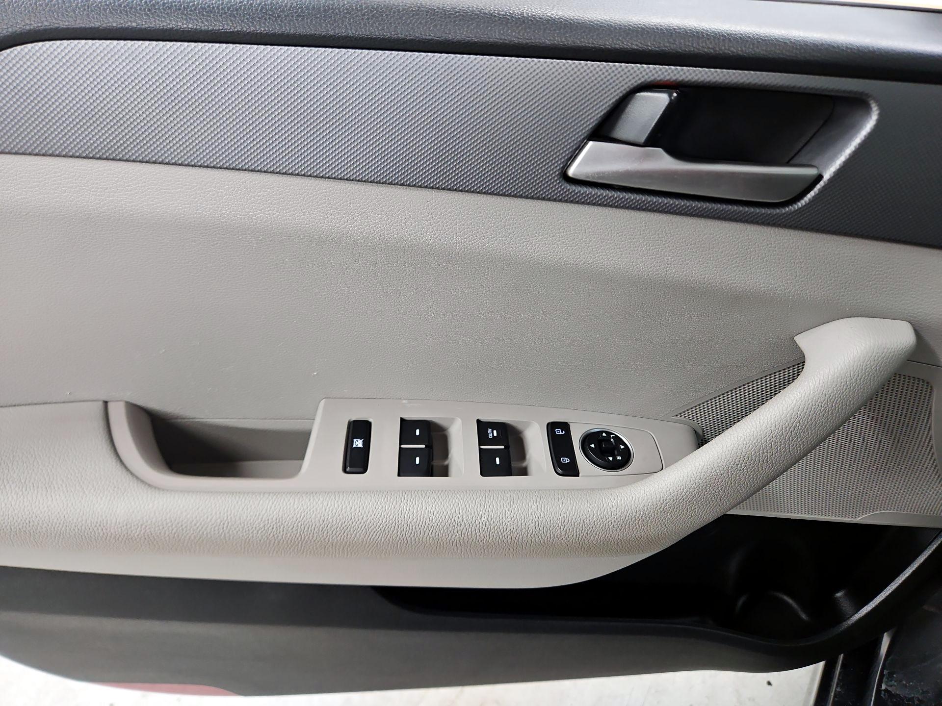 Thumbnail: 2018 Hyundai Sonata - 12