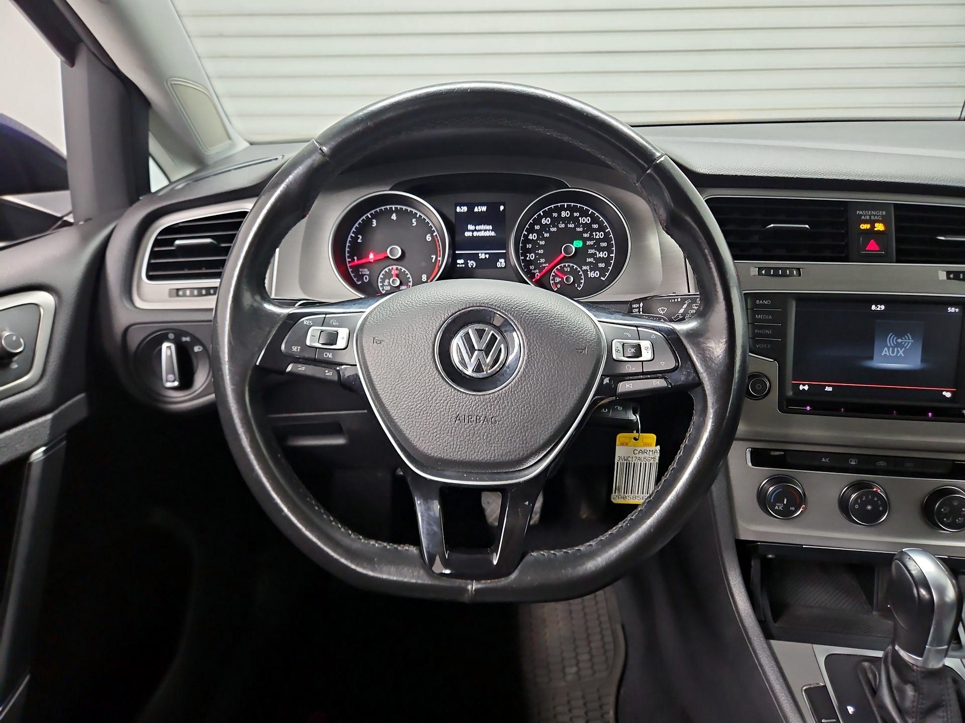 Thumbnail: 2016 Volkswagen Golf - 10