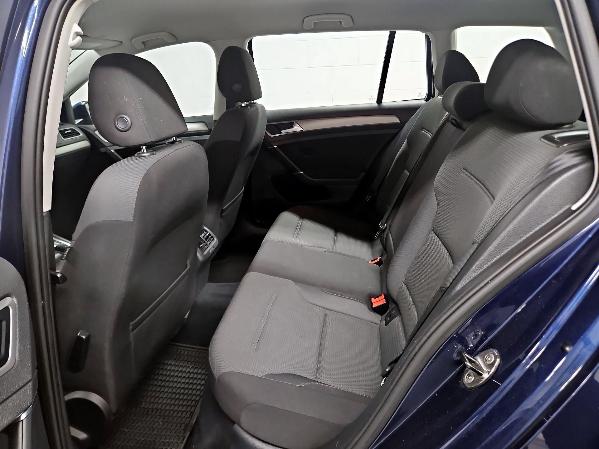 Thumbnail: 2016 Volkswagen Golf - 19