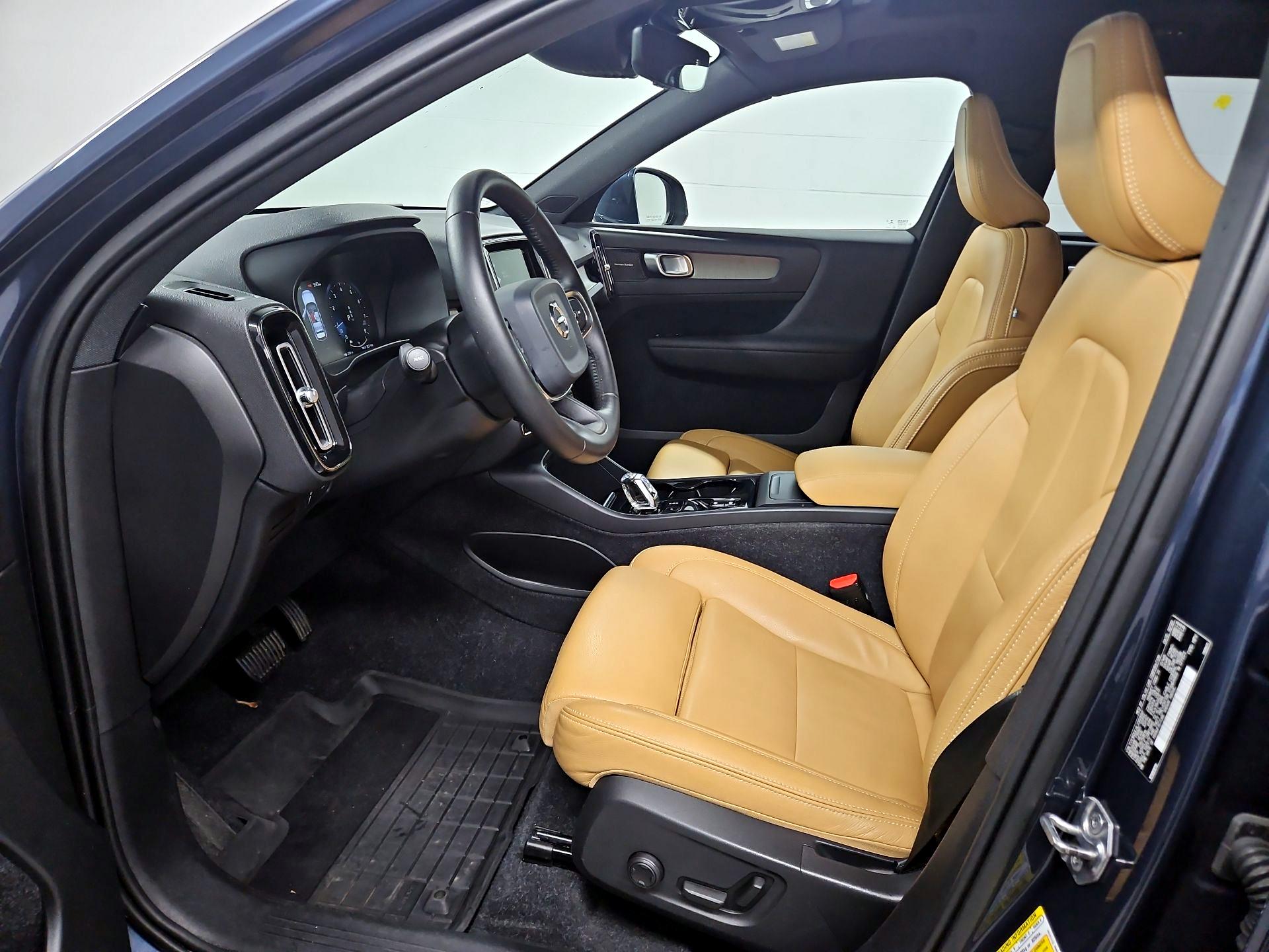 Thumbnail: 2020 Volvo XC40 - 11