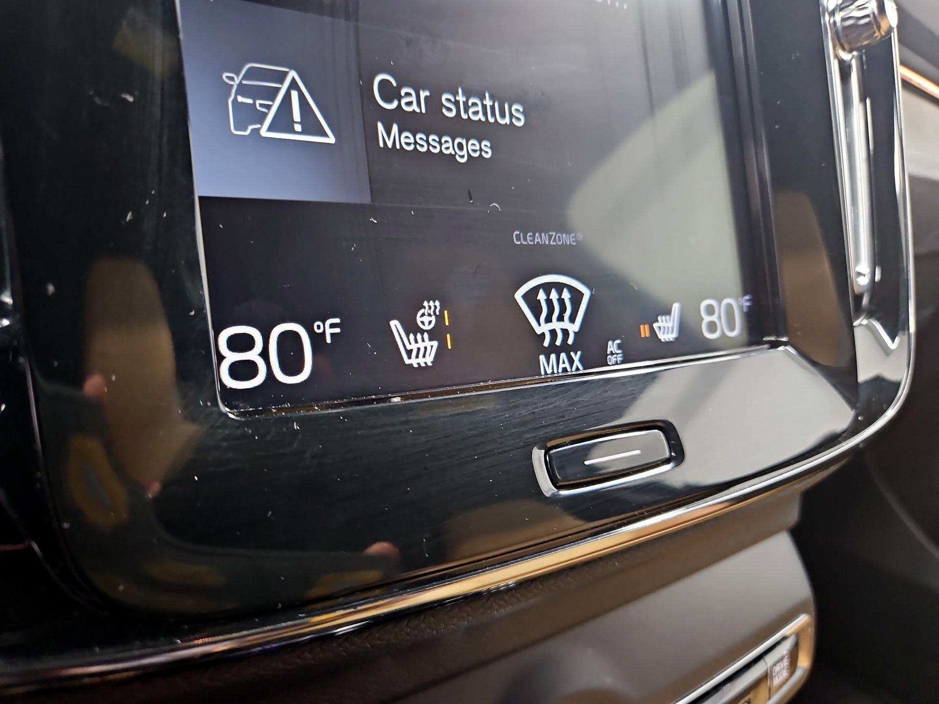 Thumbnail: 2020 Volvo XC40 - 17