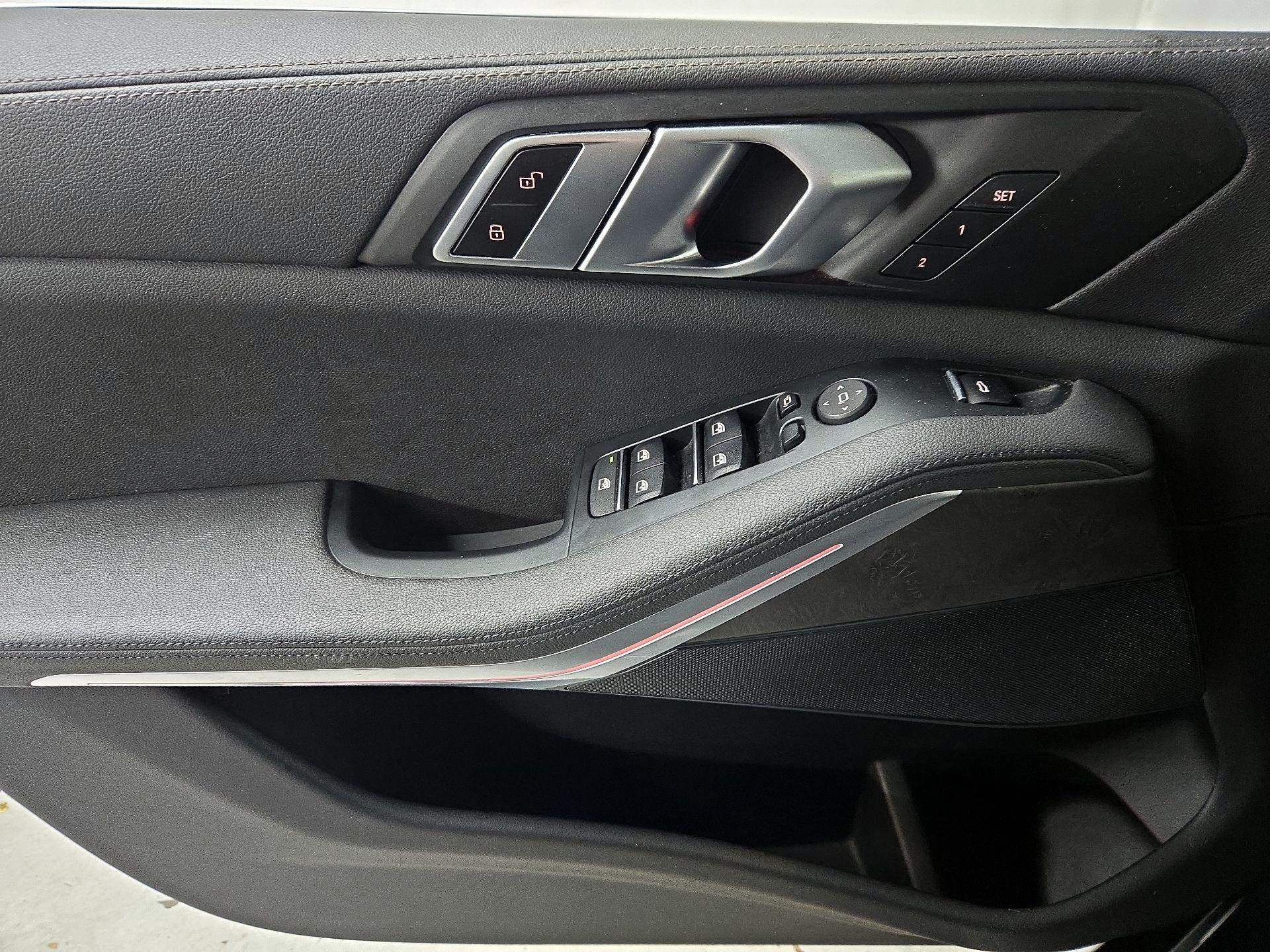 Thumbnail: 2022 BMW X5 - 12