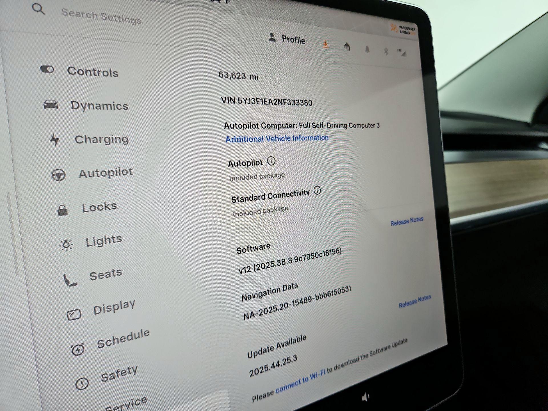 Thumbnail: 2022 Tesla Model 3 - 13