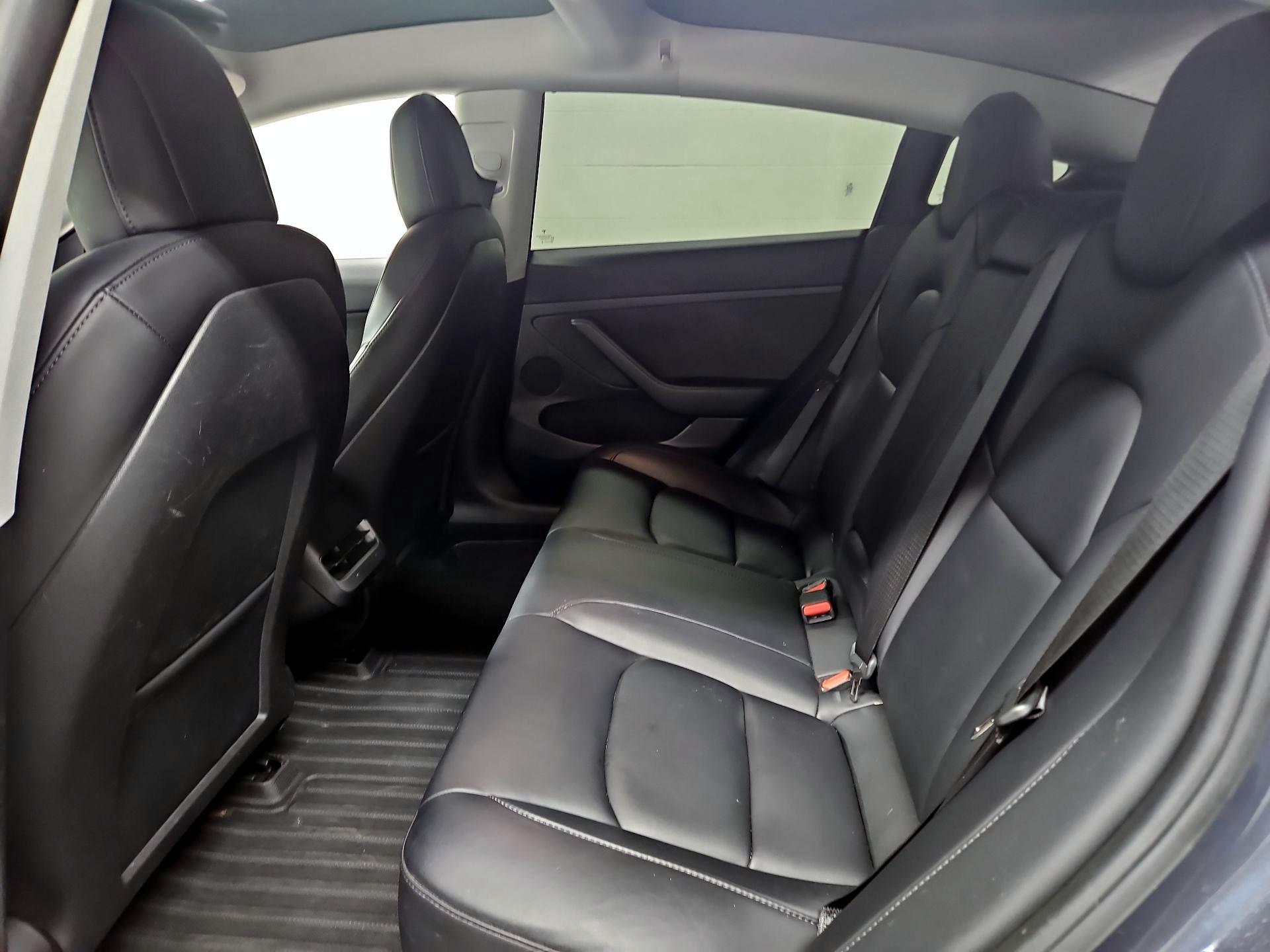 Thumbnail: 2022 Tesla Model 3 - 19