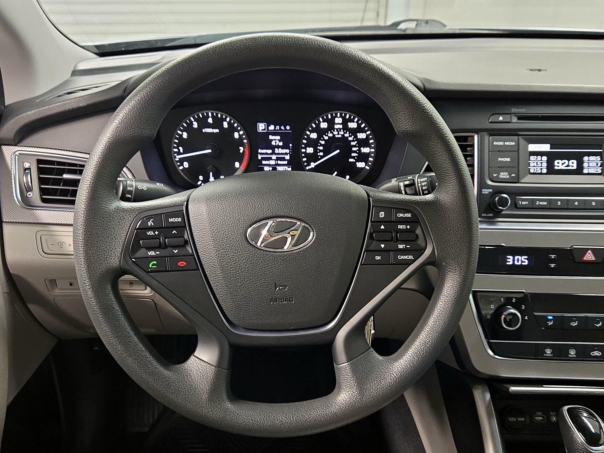 Thumbnail: 2017 Hyundai Sonata - 10