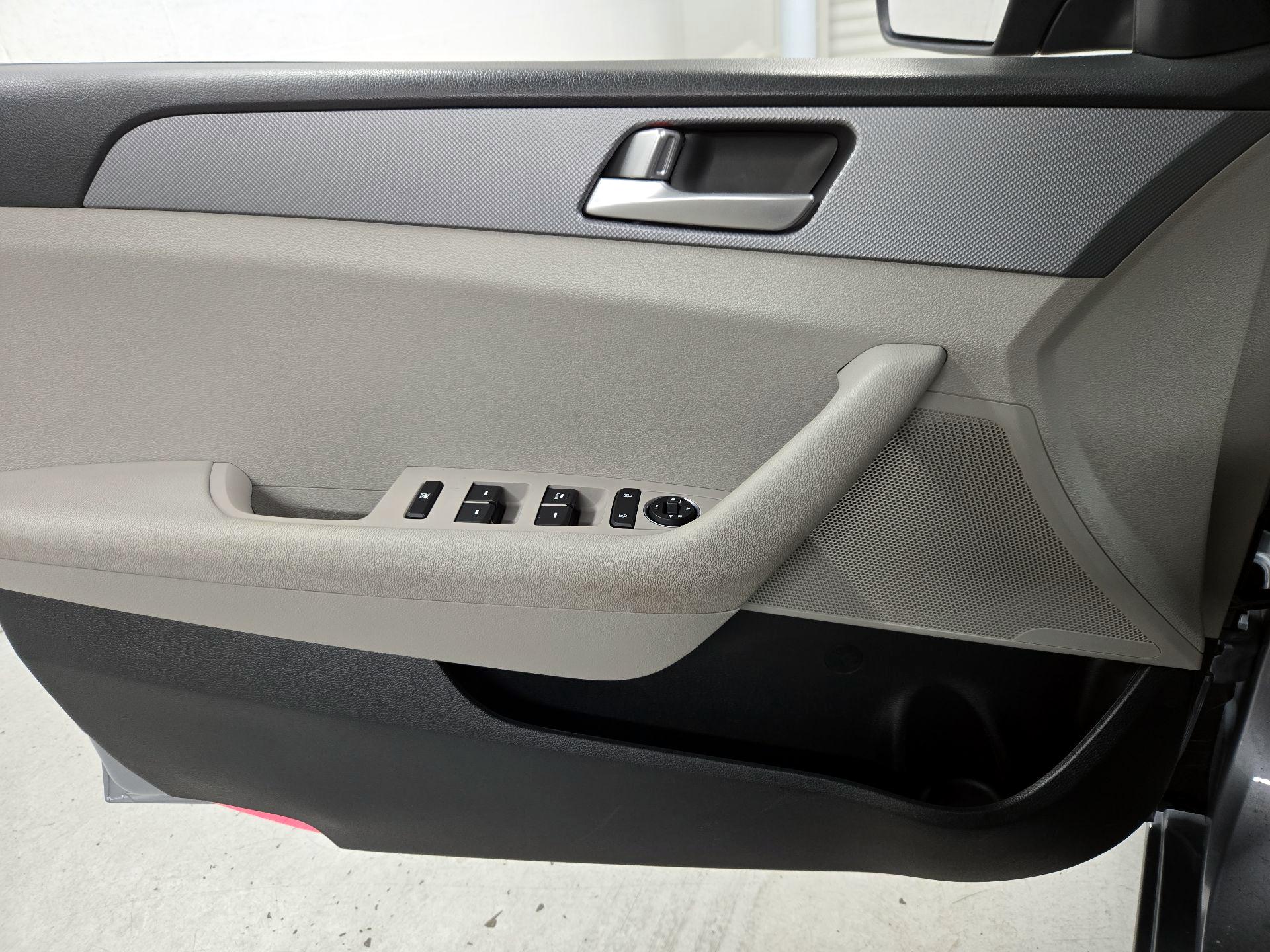 Thumbnail: 2017 Hyundai Sonata - 12