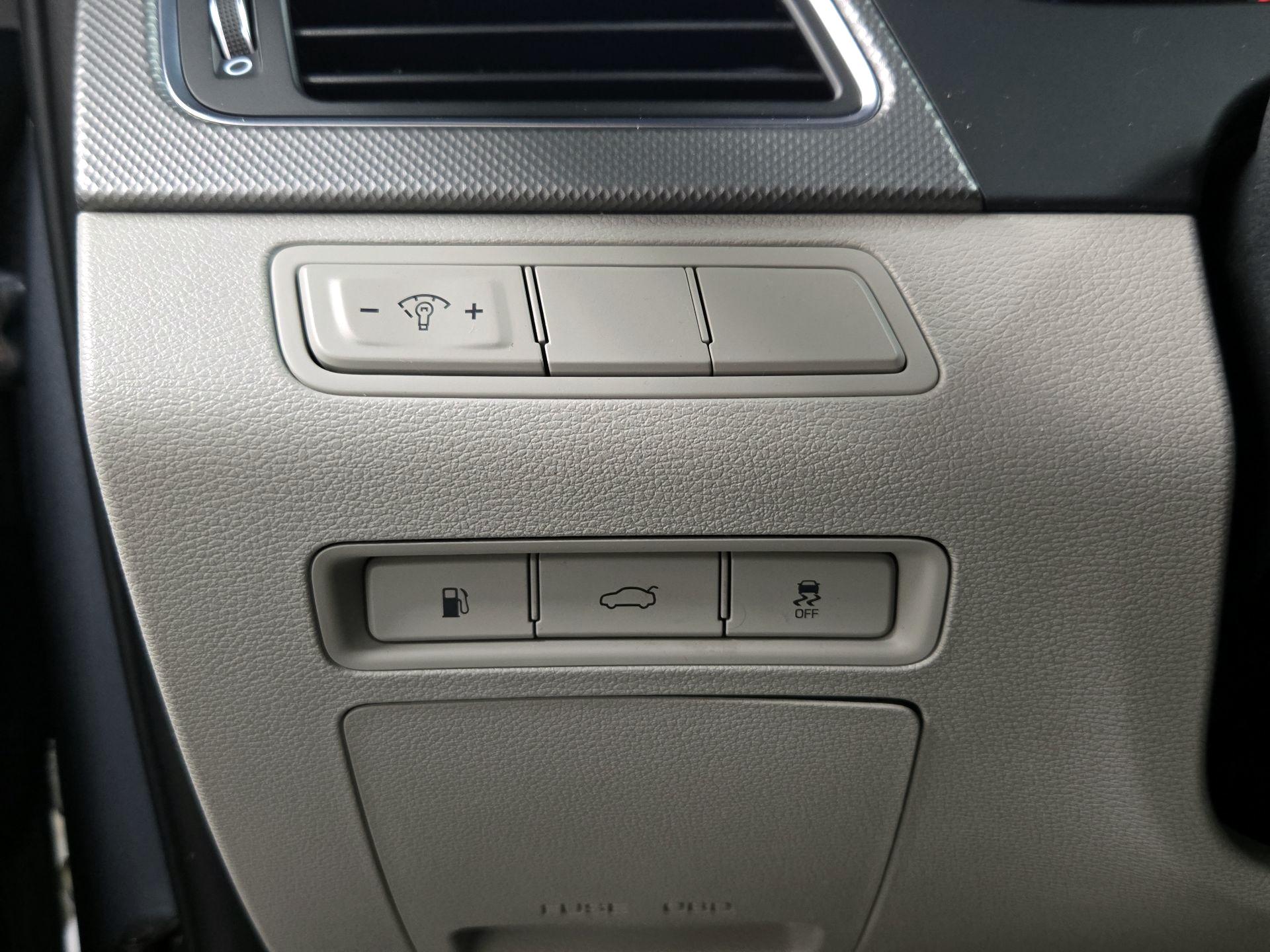 Thumbnail: 2017 Hyundai Sonata - 13