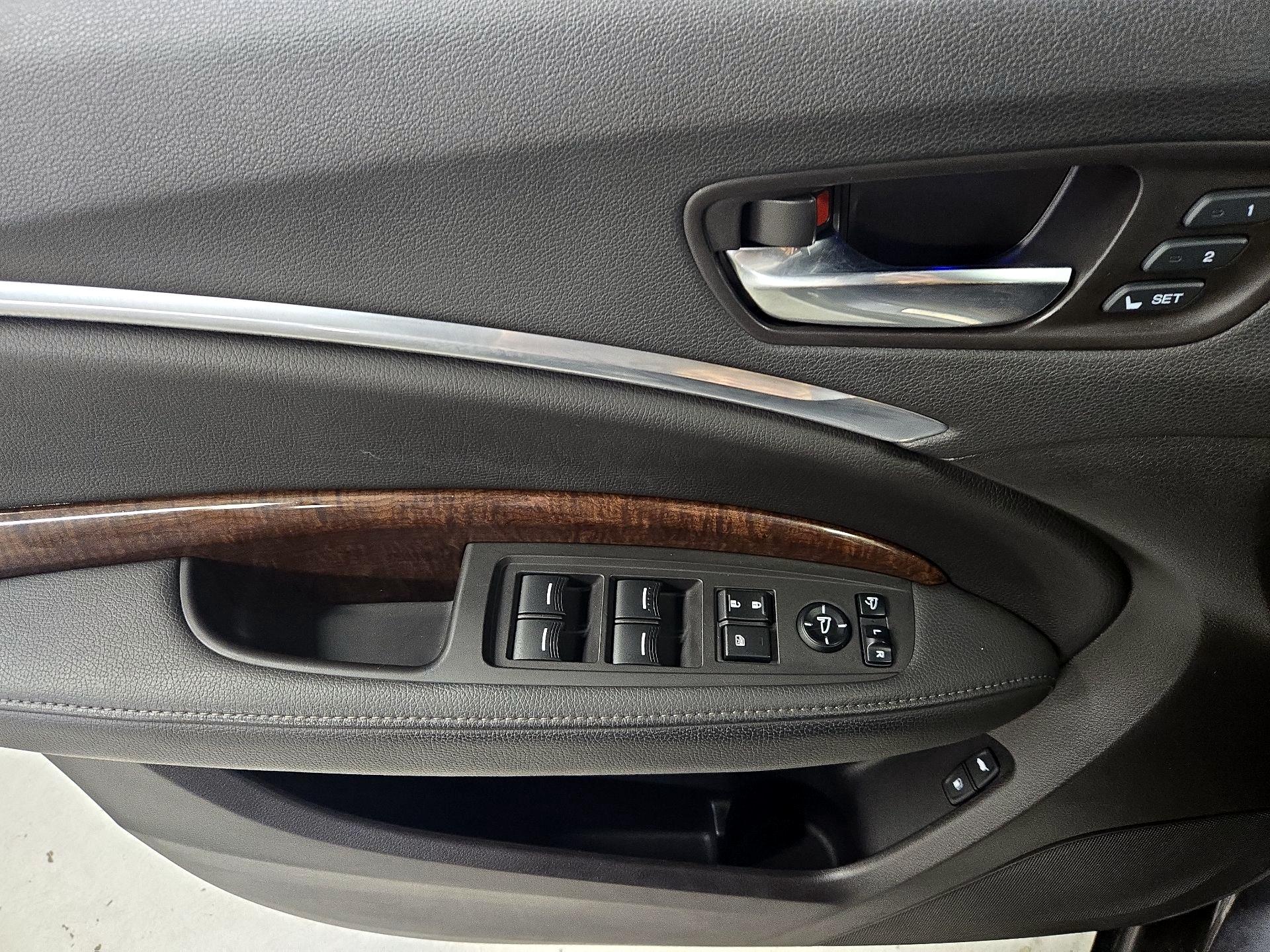 Thumbnail: 2017 Acura MDX - 12