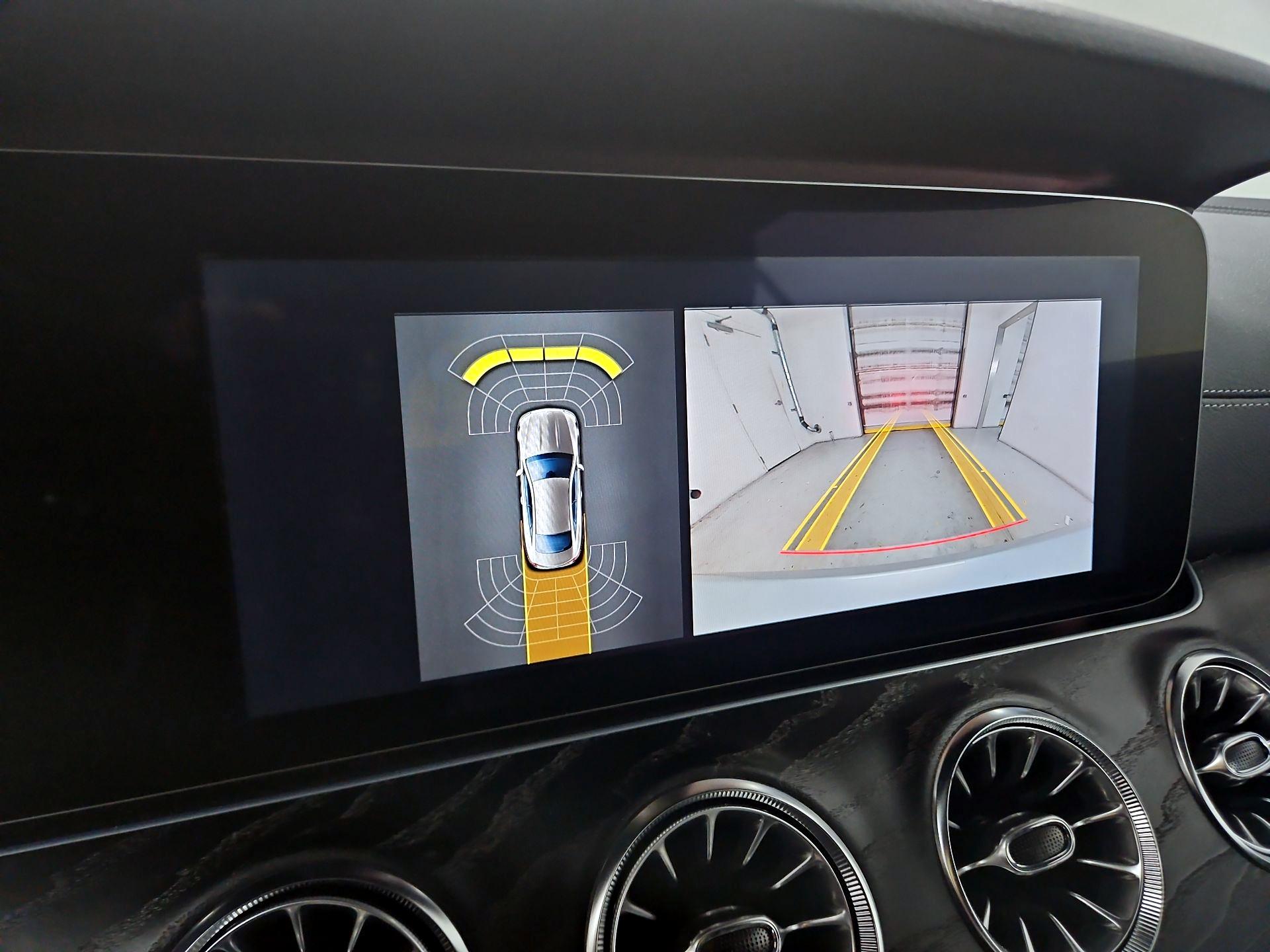 Thumbnail: 2018 Mercedes-Benz E-Class - 15