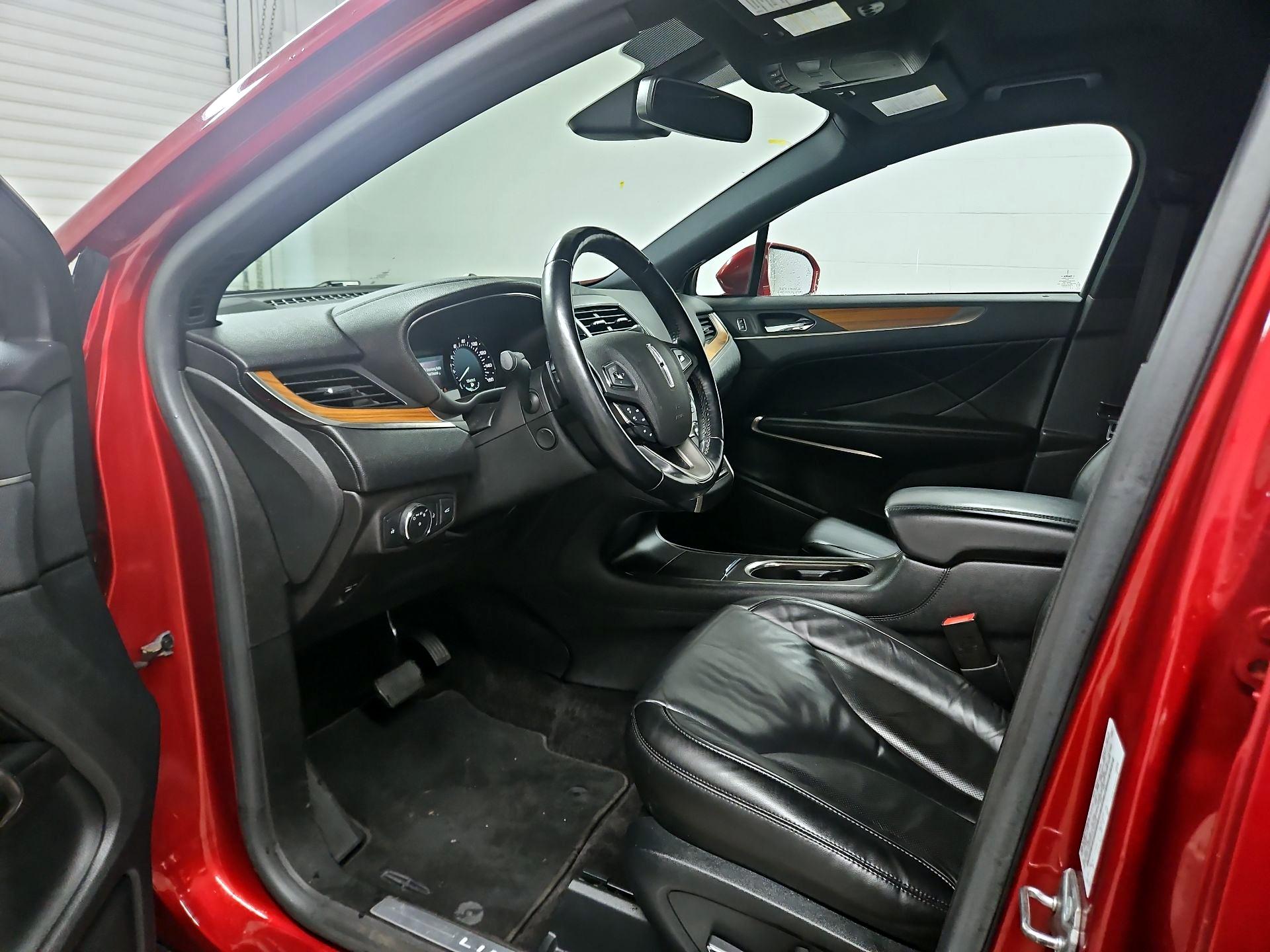 Thumbnail: 2017 Lincoln MKC - 11