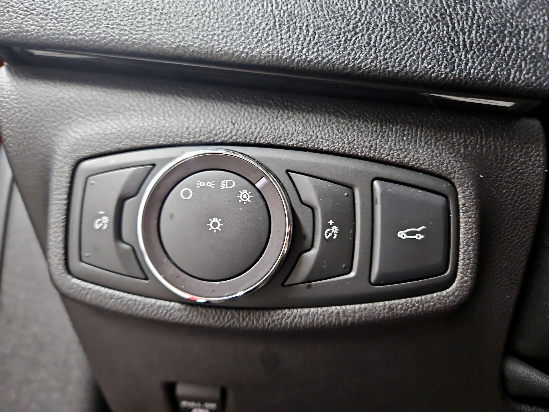 Thumbnail: 2017 Lincoln MKC - 13